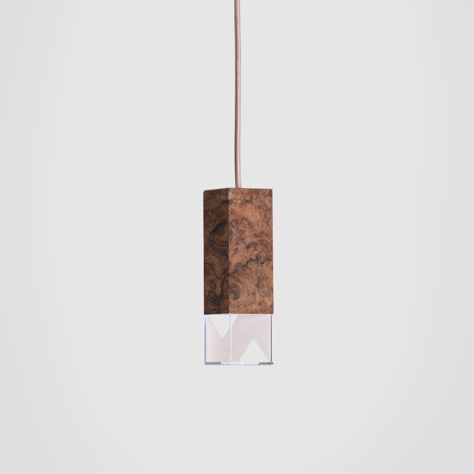 Lampe „Eines Holz 02“ von Formaminima (Italienisch) im Angebot