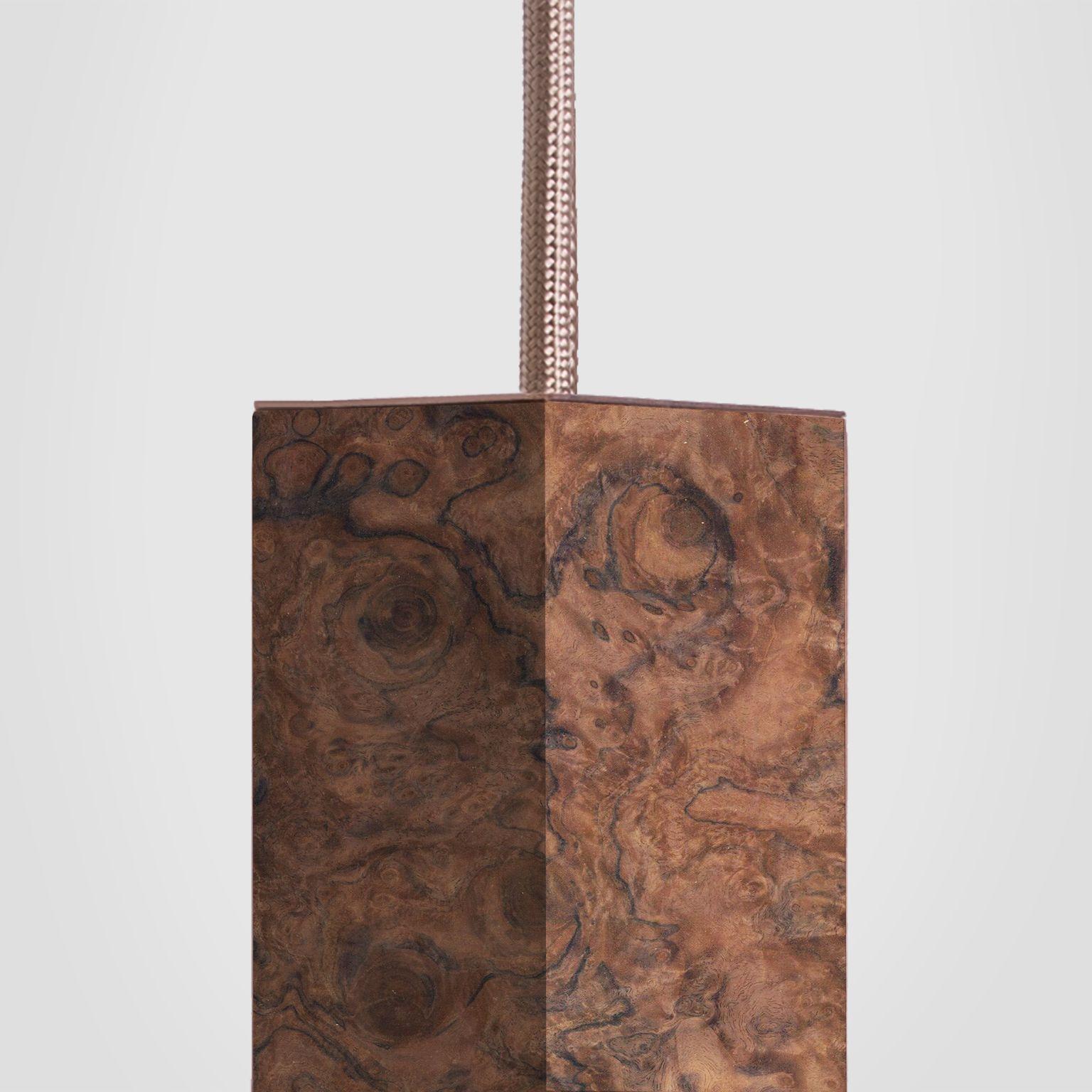 Lampe „Eines Holz 02“ von Formaminima im Zustand „Neu“ im Angebot in Geneve, CH