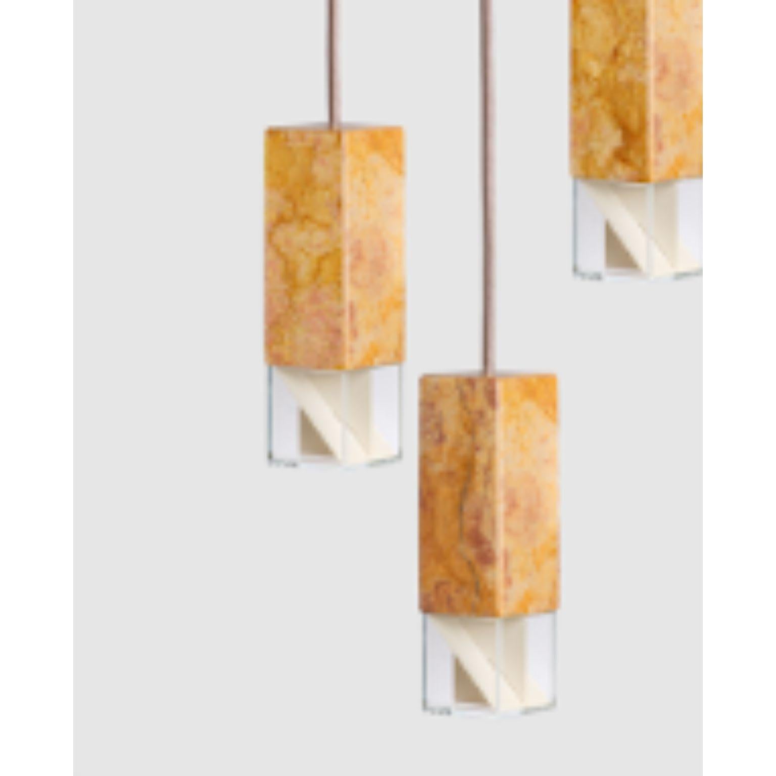 Lampe, gelber Trio-Kronleuchter  von Formaminima (Moderne) im Angebot