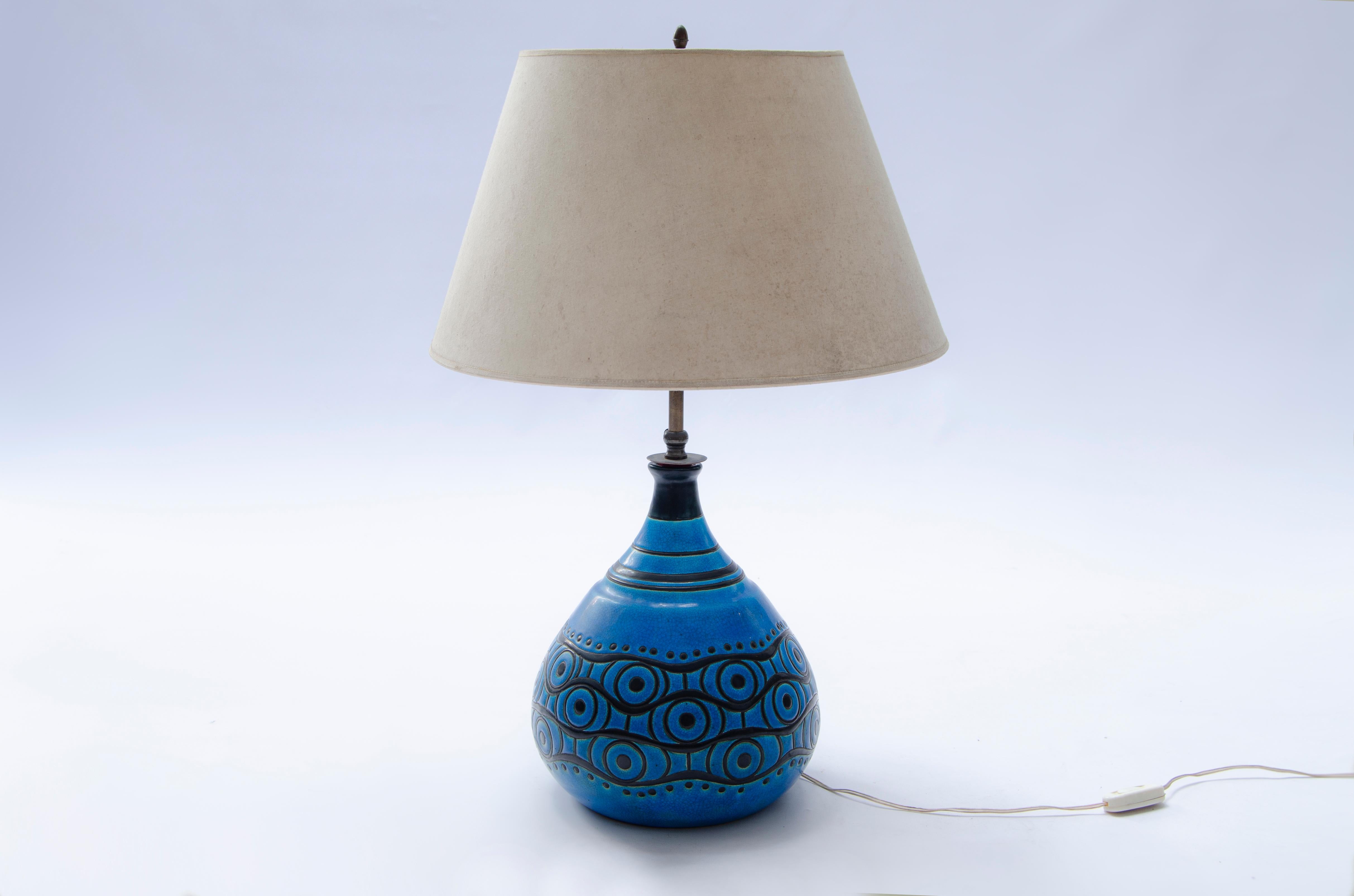 Original Vase in eine Lampe umgewandelt, 