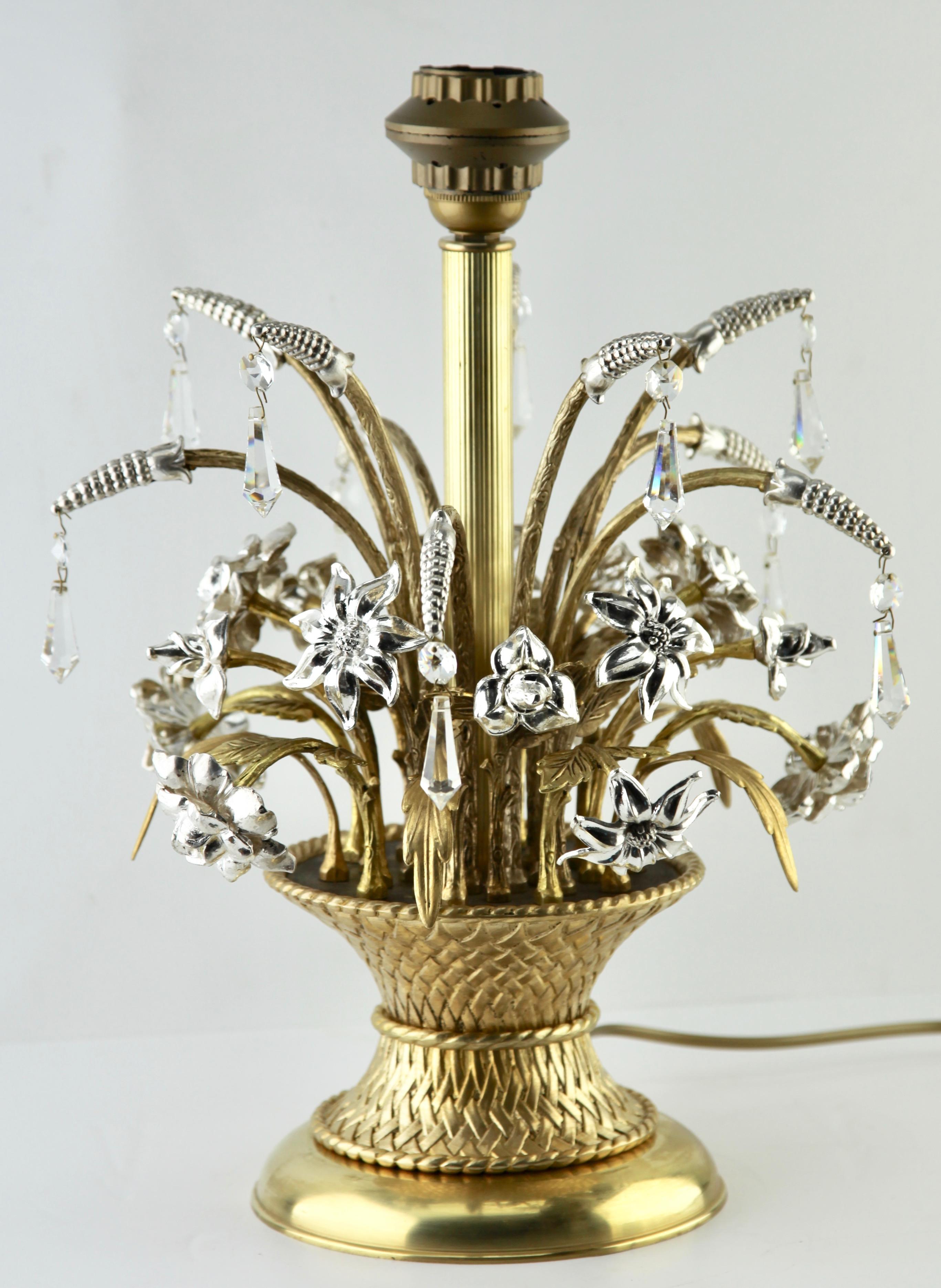 Lampe représentant un bouquet de fleurs en laiton et métal argenté dans un panier, années 1960 en vente 4
