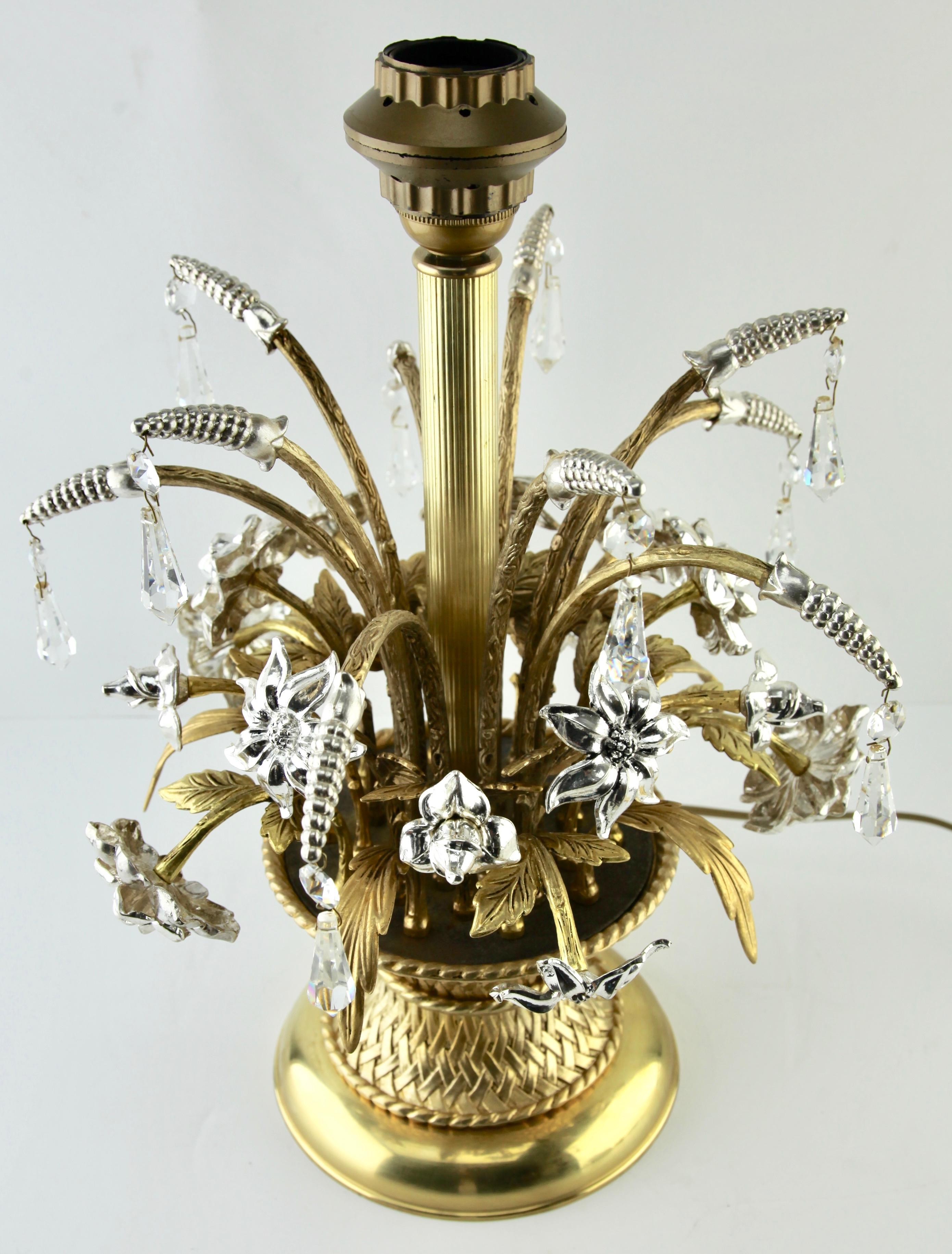 Plaqué argent Lampe représentant un bouquet de fleurs en laiton et métal argenté dans un panier, années 1960 en vente