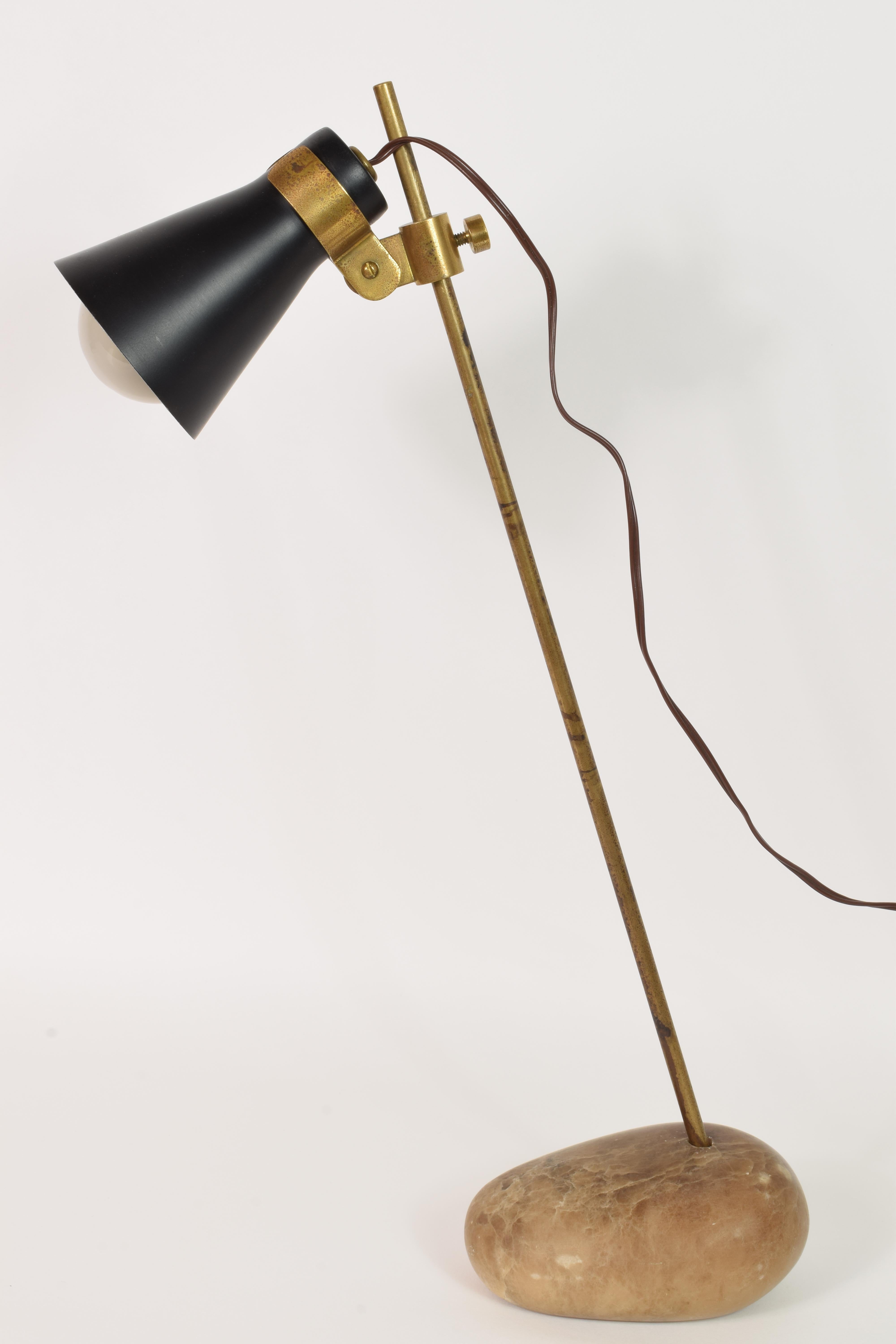 Lampe Sasso, entworfen von Luigi Caccia Dominioni, Prod. Azucena, Italien, 1940er-Jahre  (Moderne der Mitte des Jahrhunderts) im Angebot