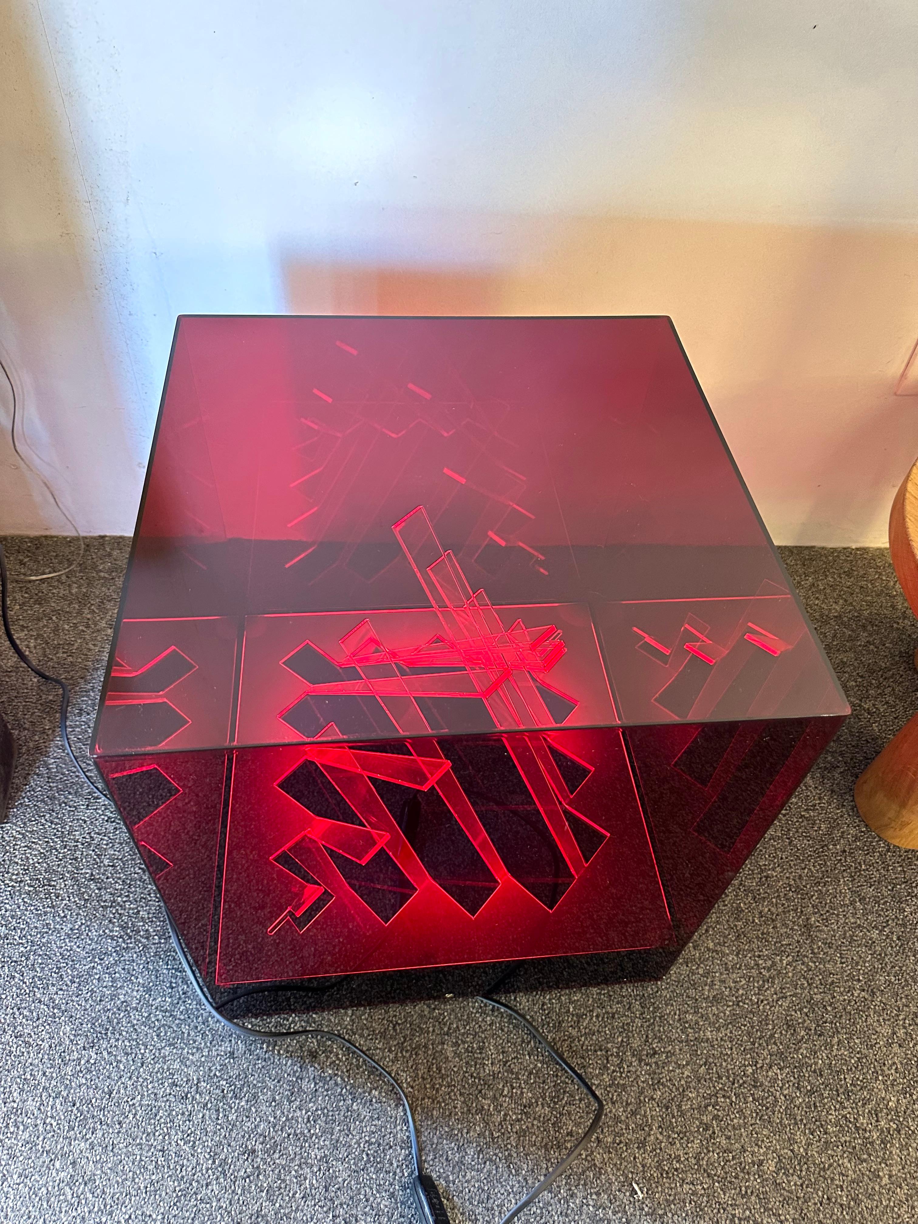 20th Century Lamp Sculpture Cinetic Cubo Di Teo Plexiglass by James Riviere, Italy, 1970s For Sale