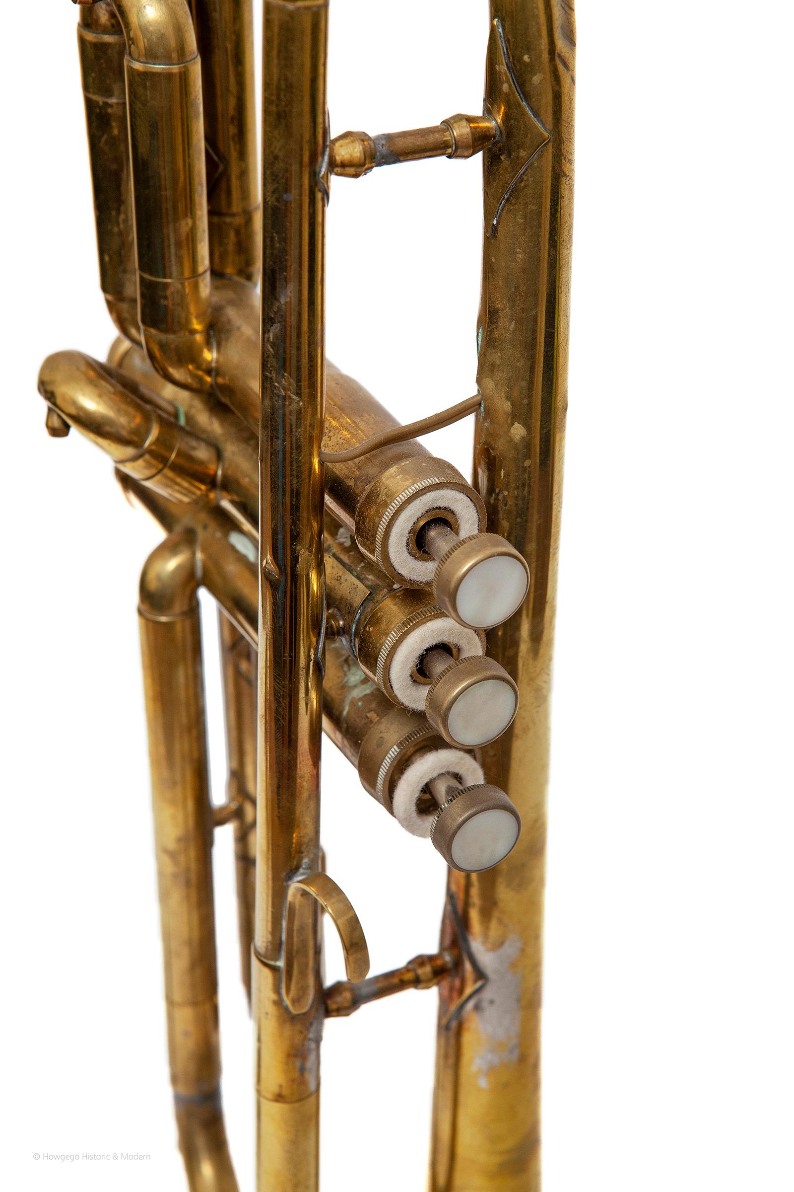 Lampentisch, Trompete aus Messing, Vintage (Ende des 20. Jahrhunderts) im Angebot