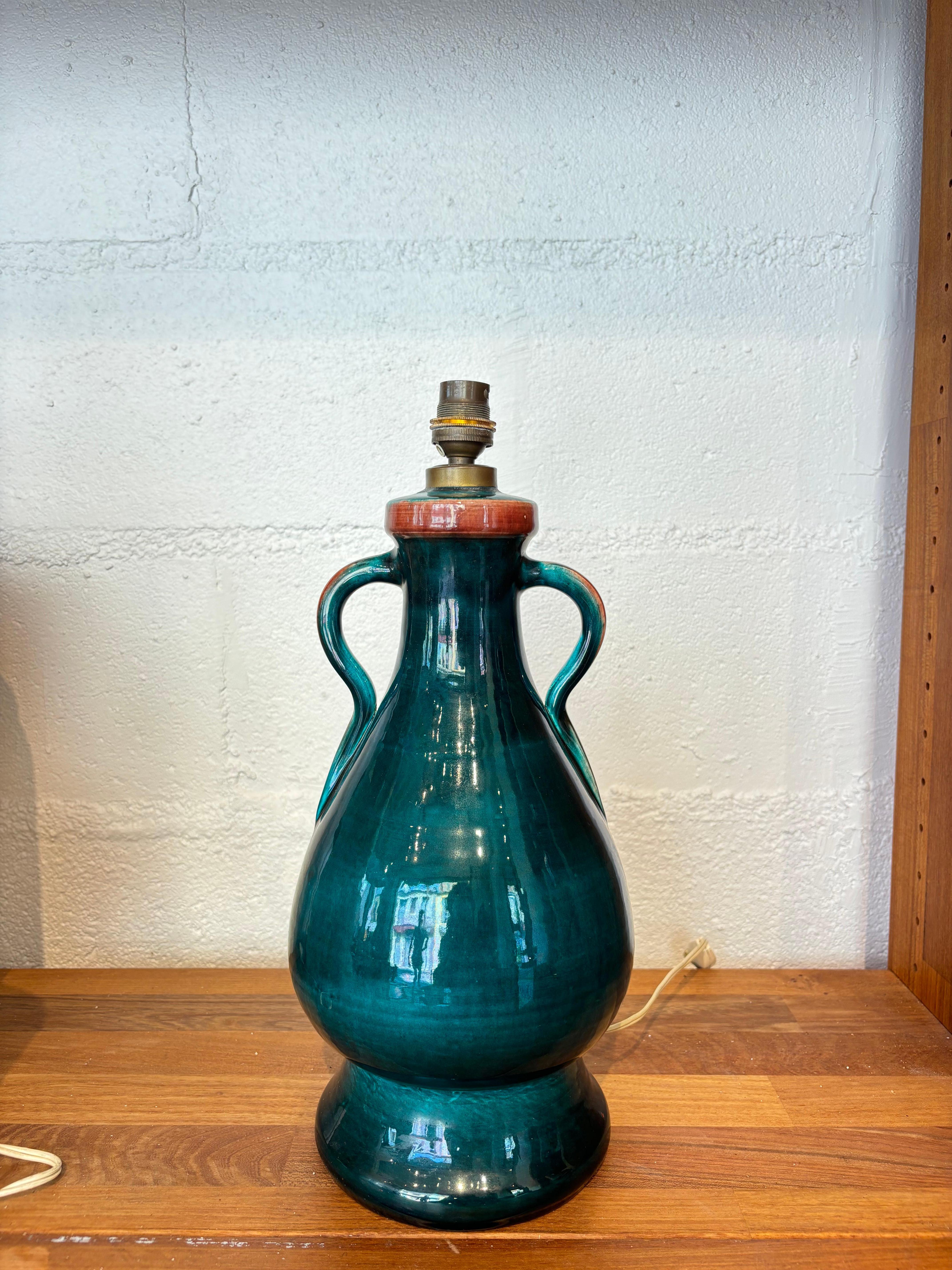 Lampe à anses par la poterie d’Accolay, 
Beaux émaux bleus, vert