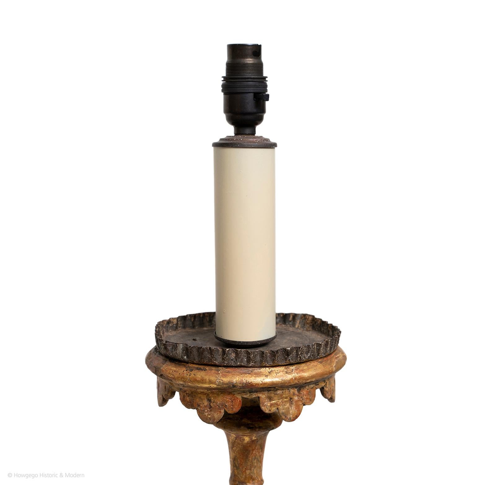italien Lampe Table Chandelier Doré Italien Triform hauteur au sommet de l'armature 92cm 3ft en vente