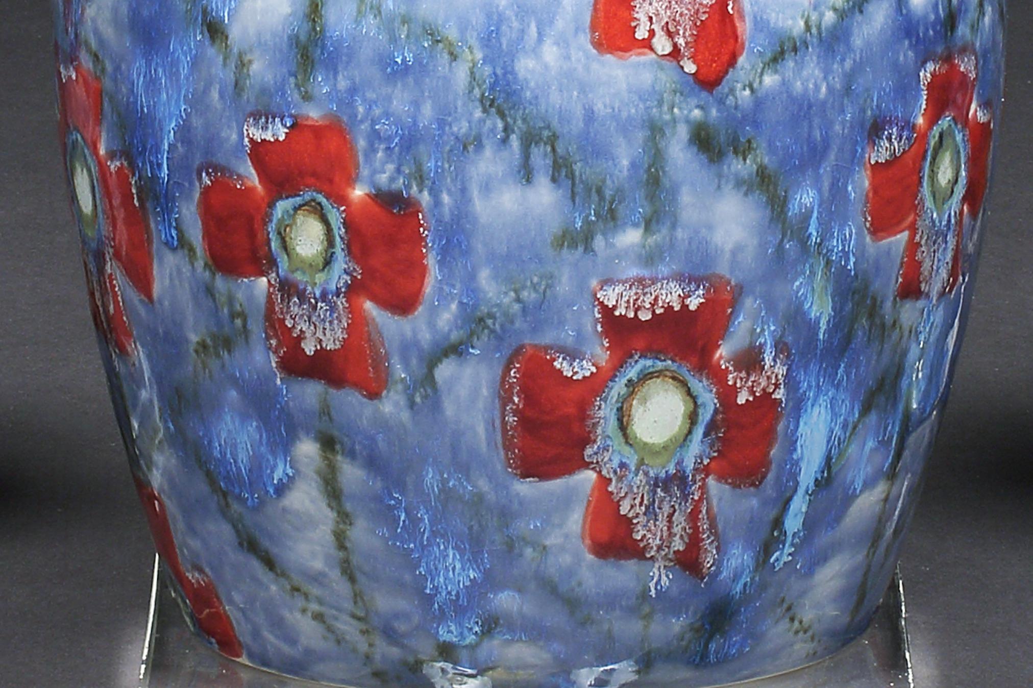 Hand-Painted Lamp Table Cobridge Poppy and Ice Wildflower Vase Blue Red Green White For Sale