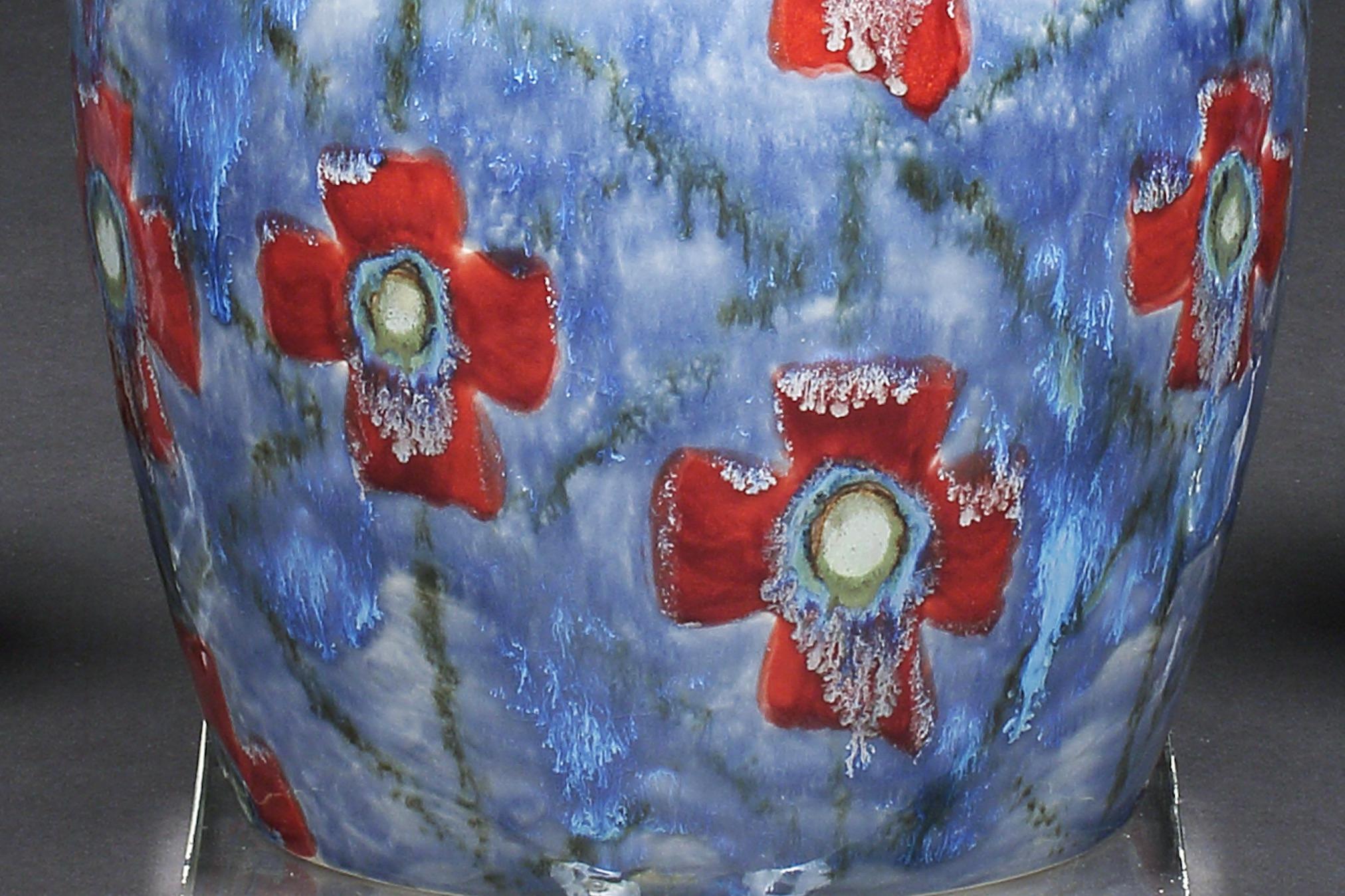 Peint à la main Lampe de bureau Cobridge Poppy and Ice Wildflower Vase Bleu Rouge Vert Blanc en vente