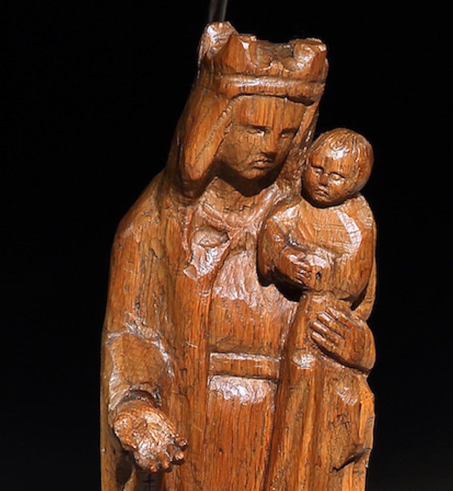 Anglais Lampe:: Table:: Sculpture:: Chêne:: Mère & Enfant:: Naïf:: Baroque en vente