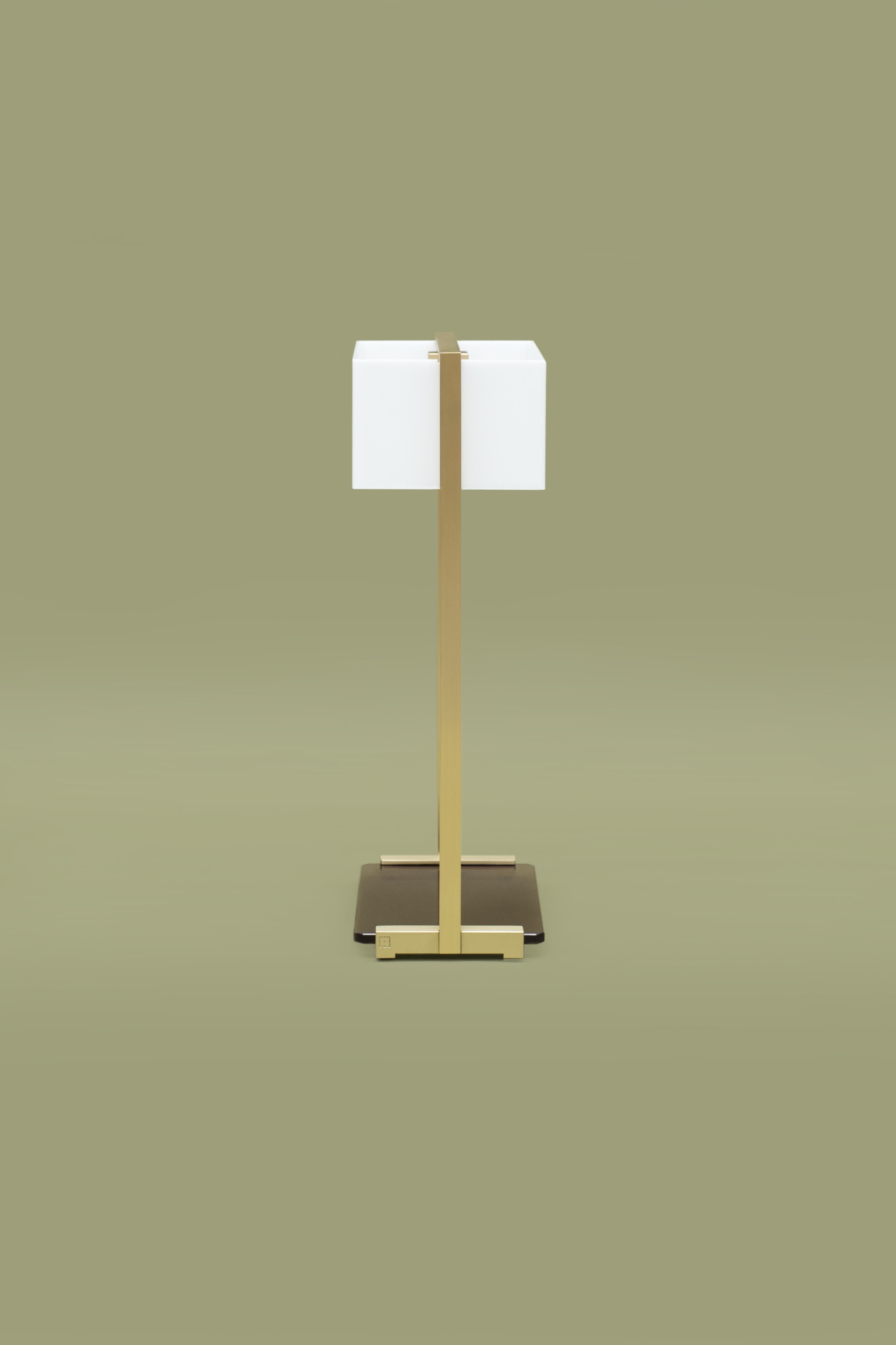 minimal lamp vibrancy