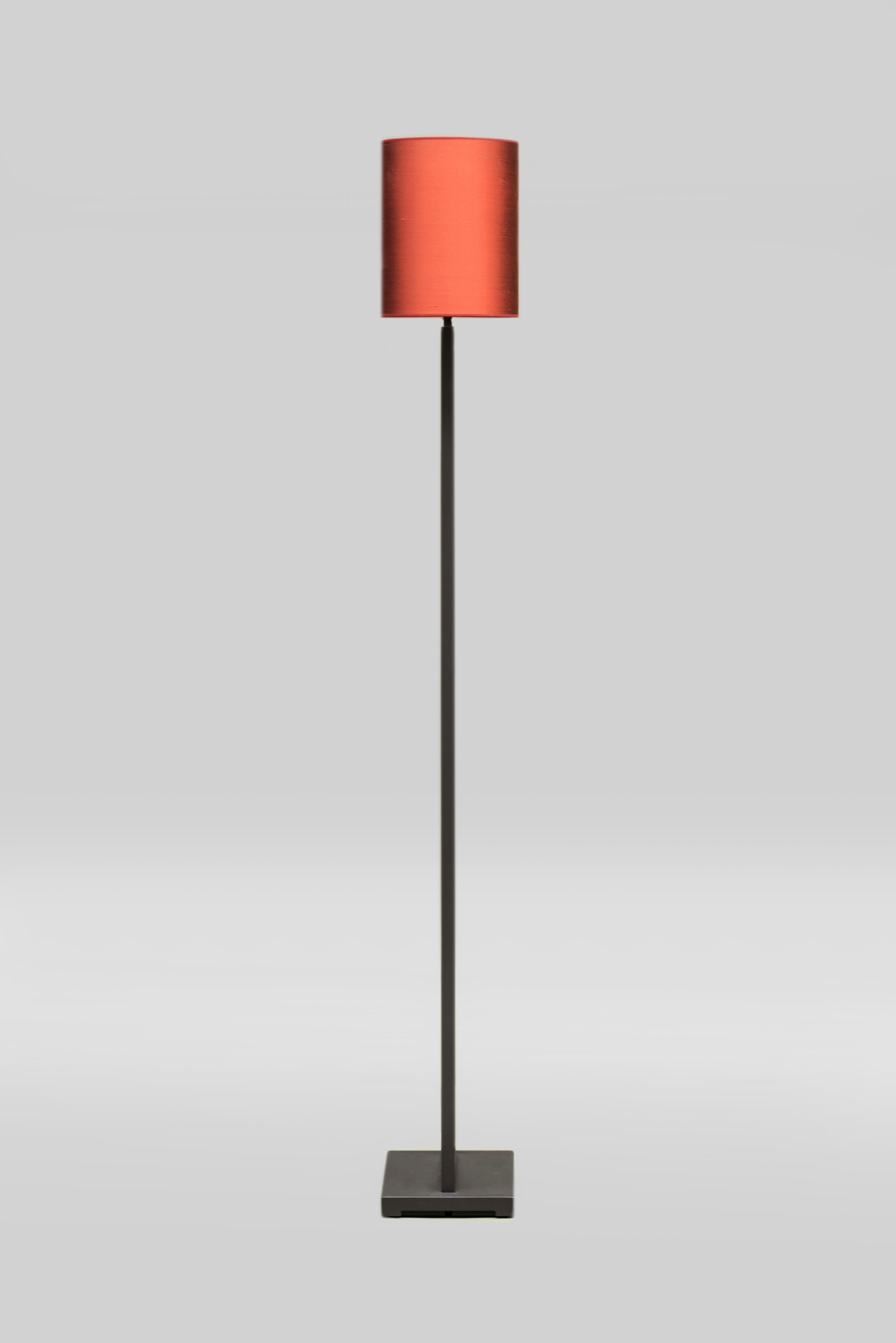 minimal lamp vibrancy