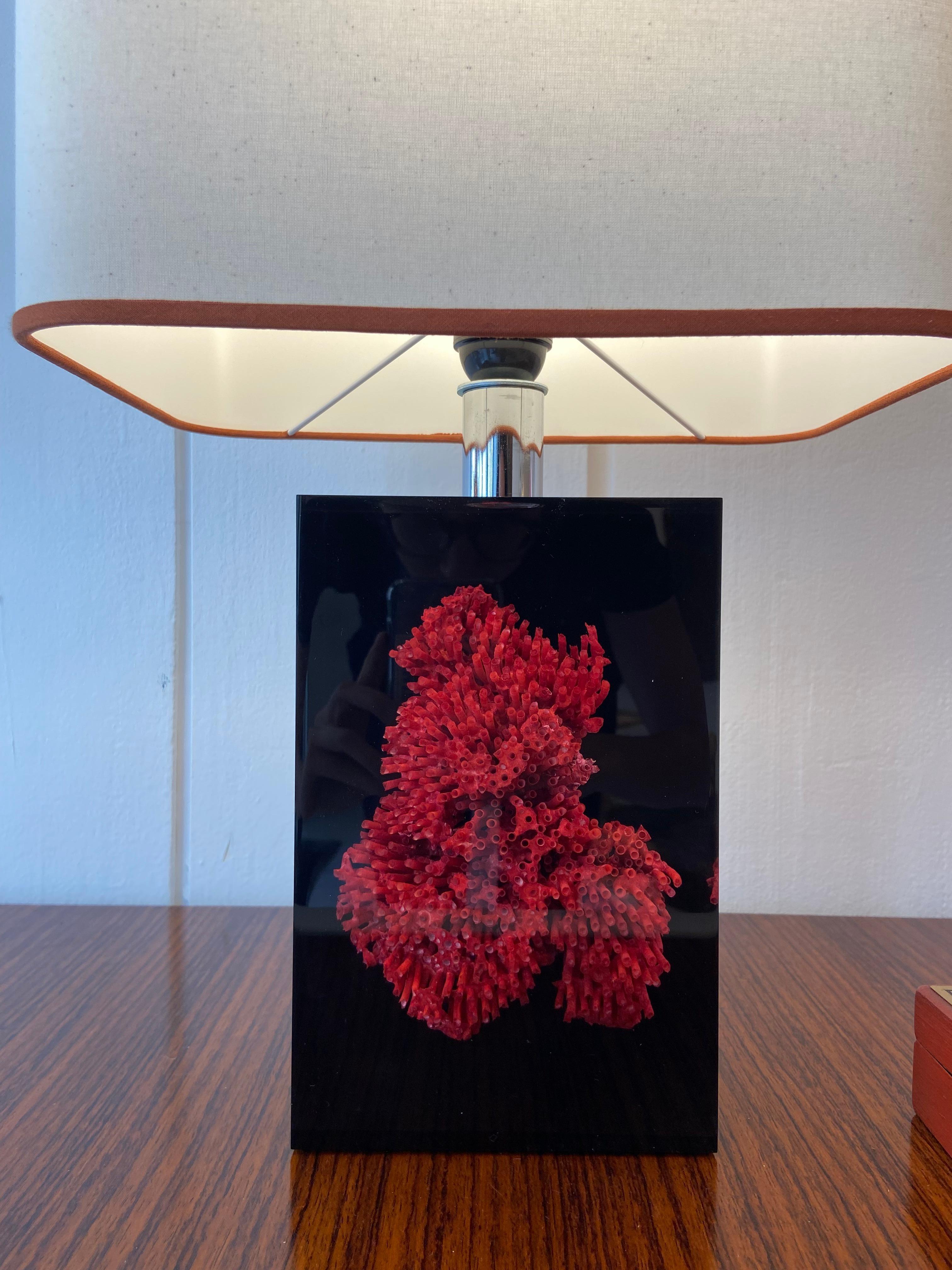 Lamp with a Coral Resin Inclusion by Pierre Giraudon For Sale 1