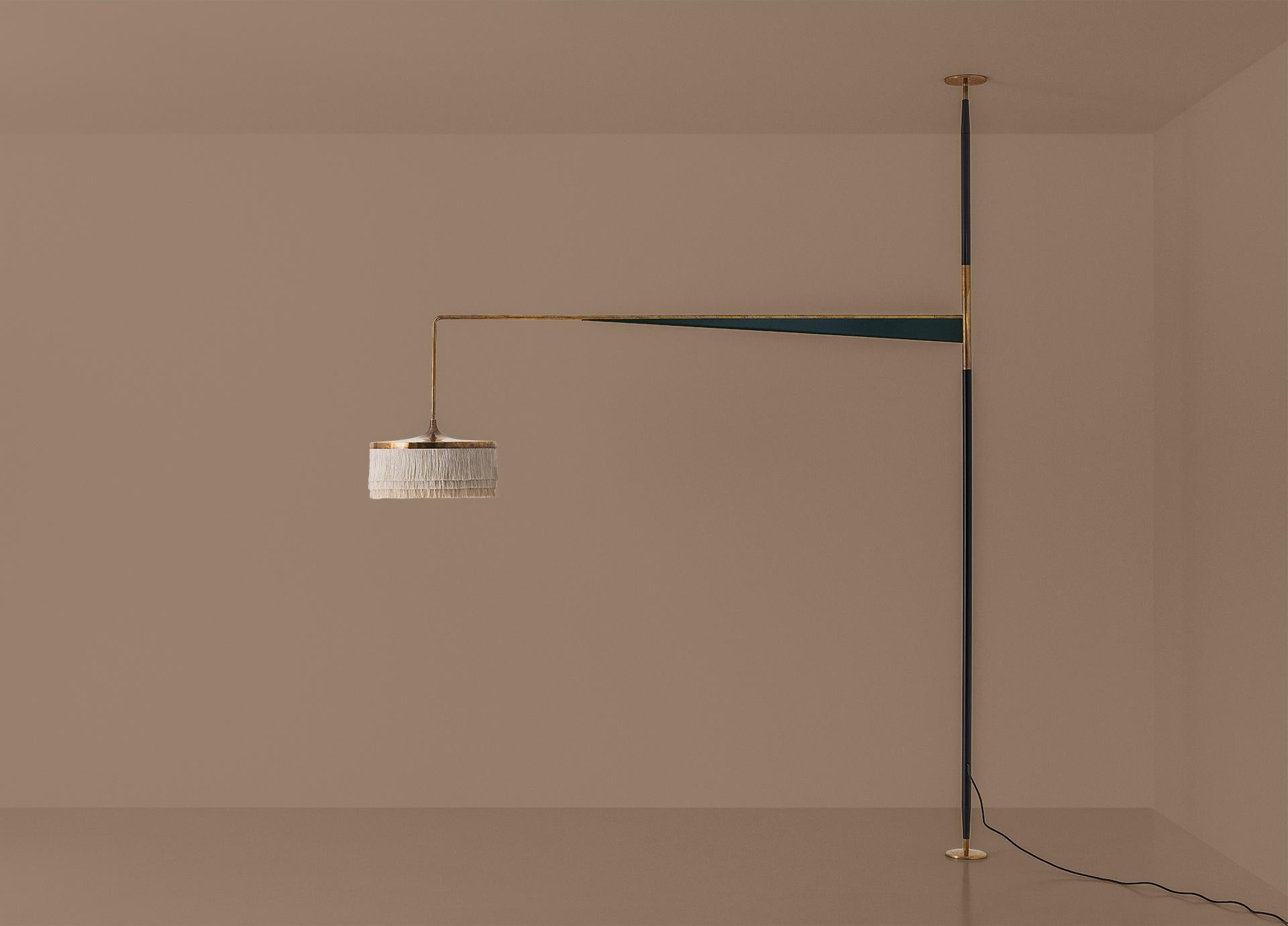 XXIe siècle et contemporain ABATJOUR Plafonnier à franges en métal peint et laiton par Dimoremilano en vente