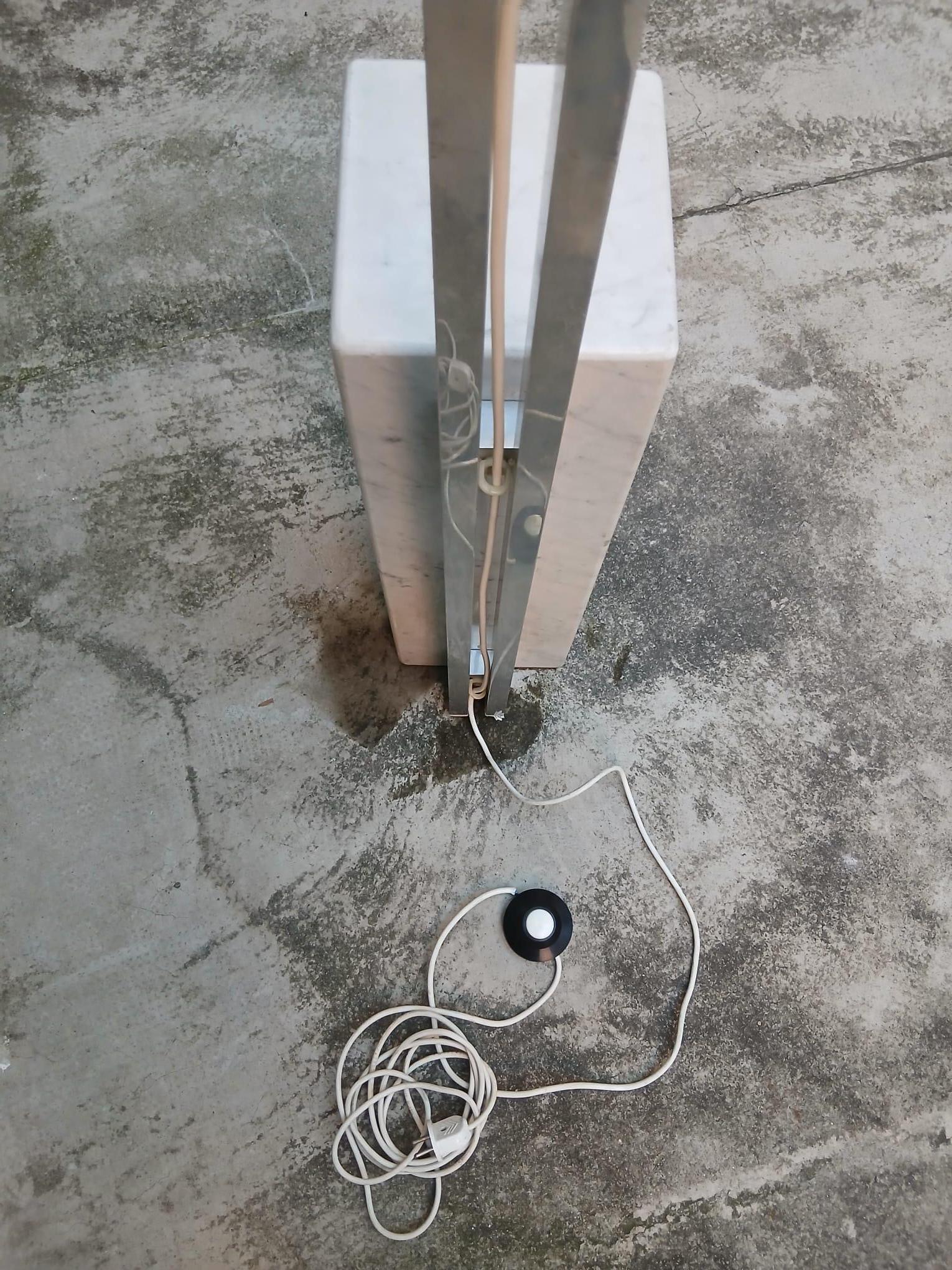 Lampe à arc extensible en métal marbré - Goffredo Reggiani - Italie - années 1970 en vente 3