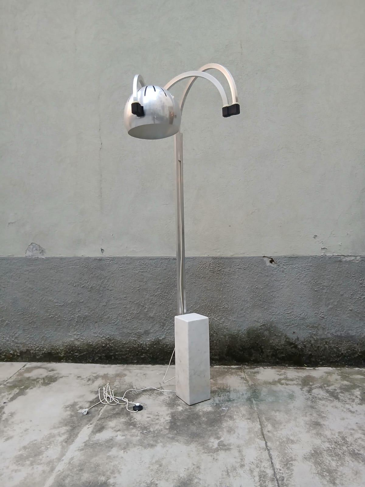 Ère spatiale Lampe à arc extensible en métal marbré - Goffredo Reggiani - Italie - années 1970 en vente