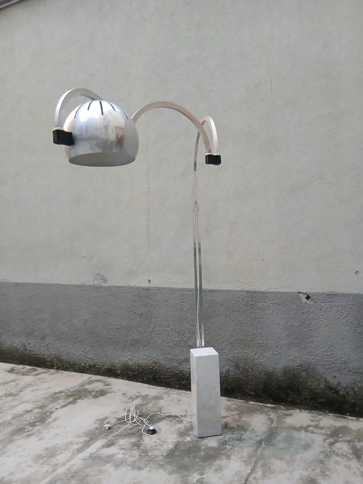 Italian Lampe à arc extensible en métal marbré - Goffredo Reggiani - Italie - années 1970 en vente