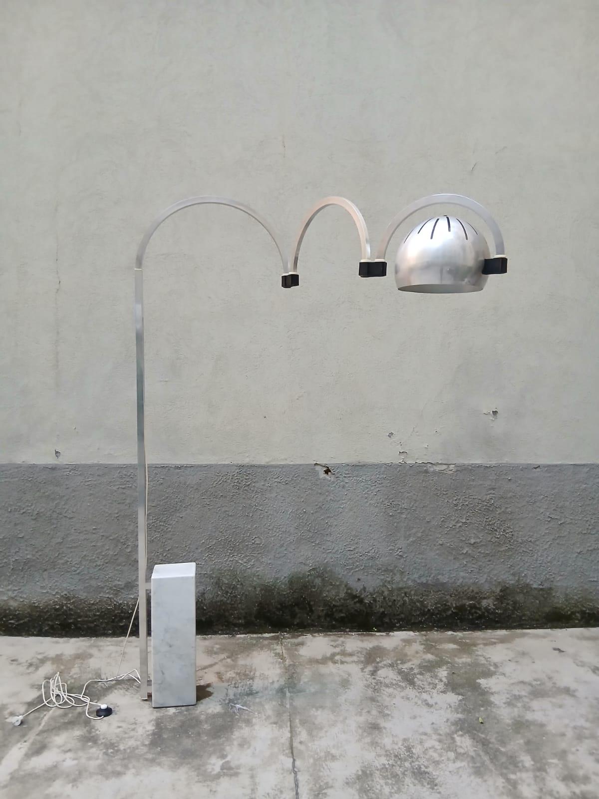 Lampe à arc extensible en métal marbré - Goffredo Reggiani - Italie - années 1970 Bon état - En vente à Milano, IT