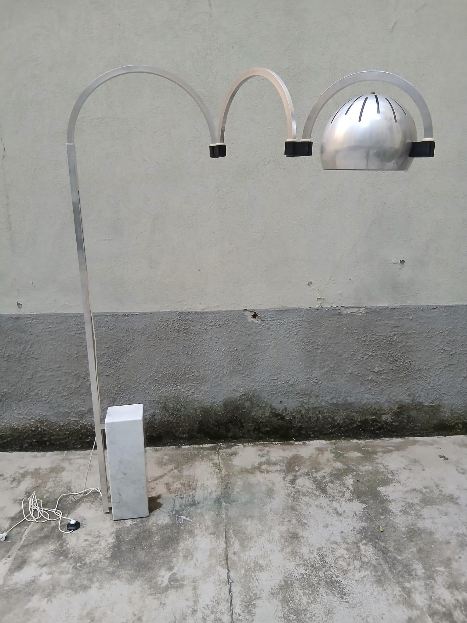 Lampe à arc extensible en métal marbré - Goffredo Reggiani - Italie - années 1970 en vente 1