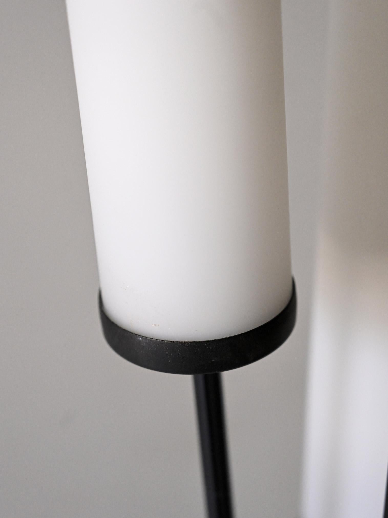 Lámpara de pie vintage de tres luces Scandinavian en venta