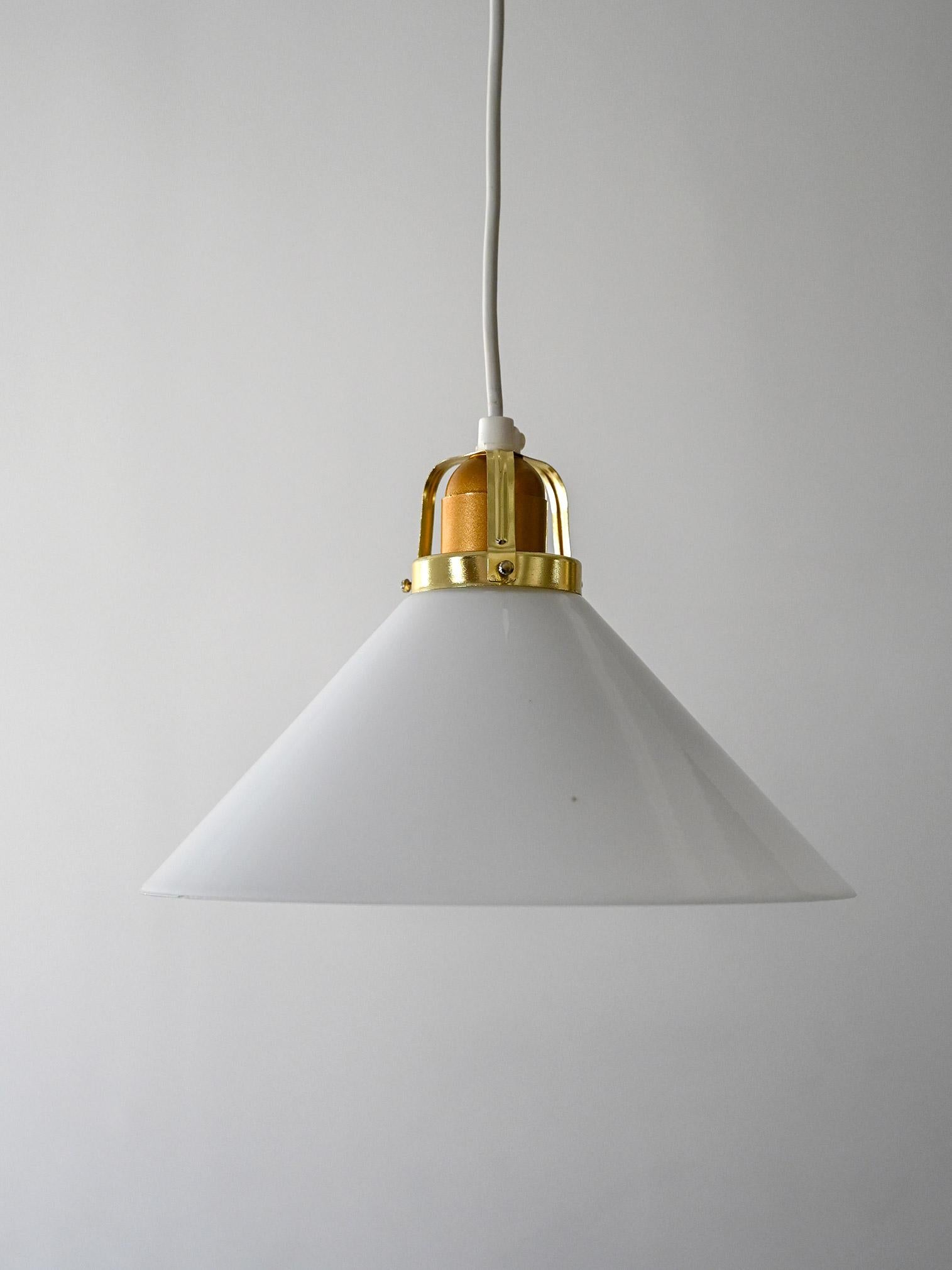 Lampada a soffitto scandinava anni ’70 in ottone In Good Condition In Brescia, IT