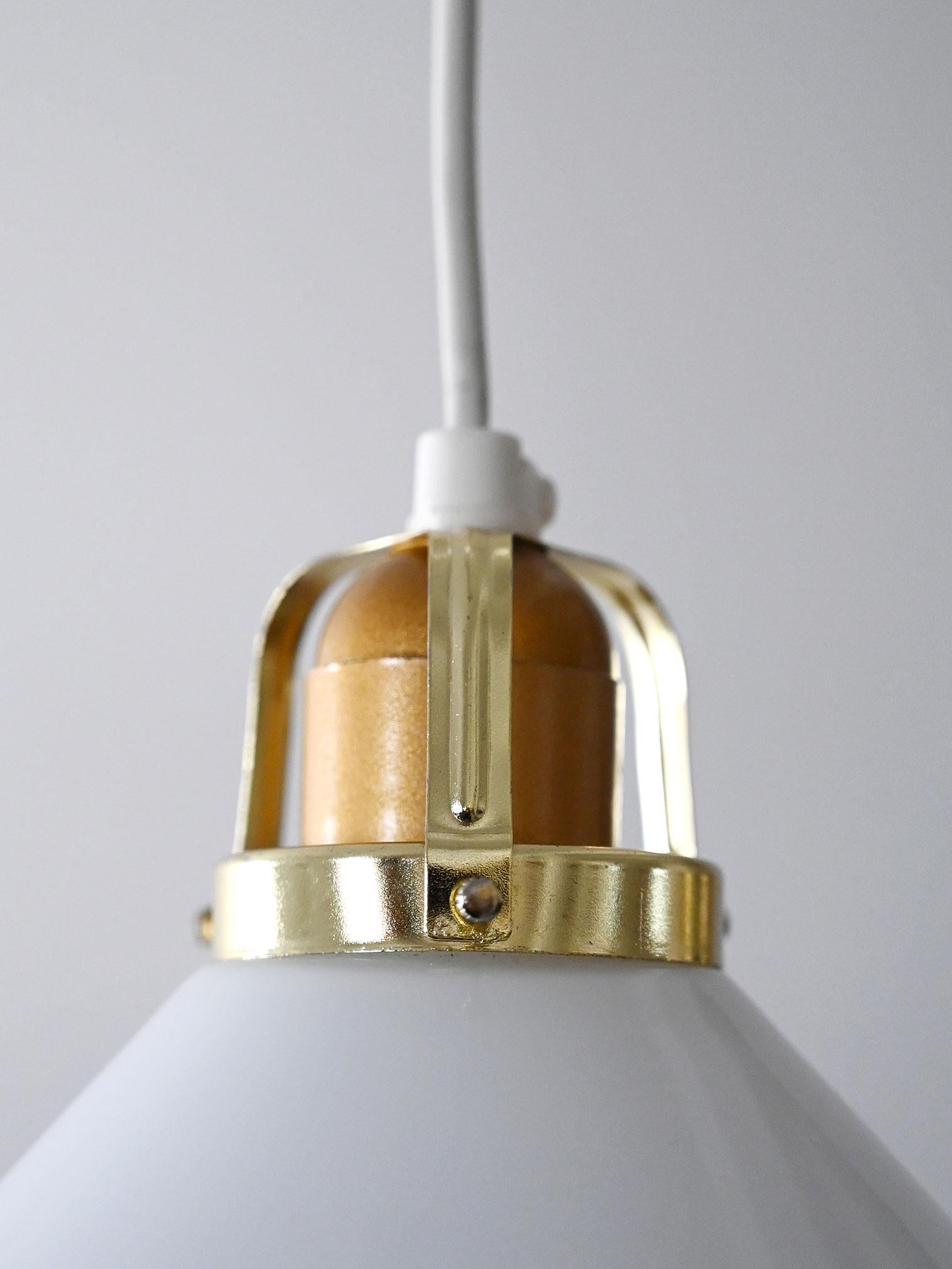 Lampada a soffitto scandinava anni ’70 in ottone 2