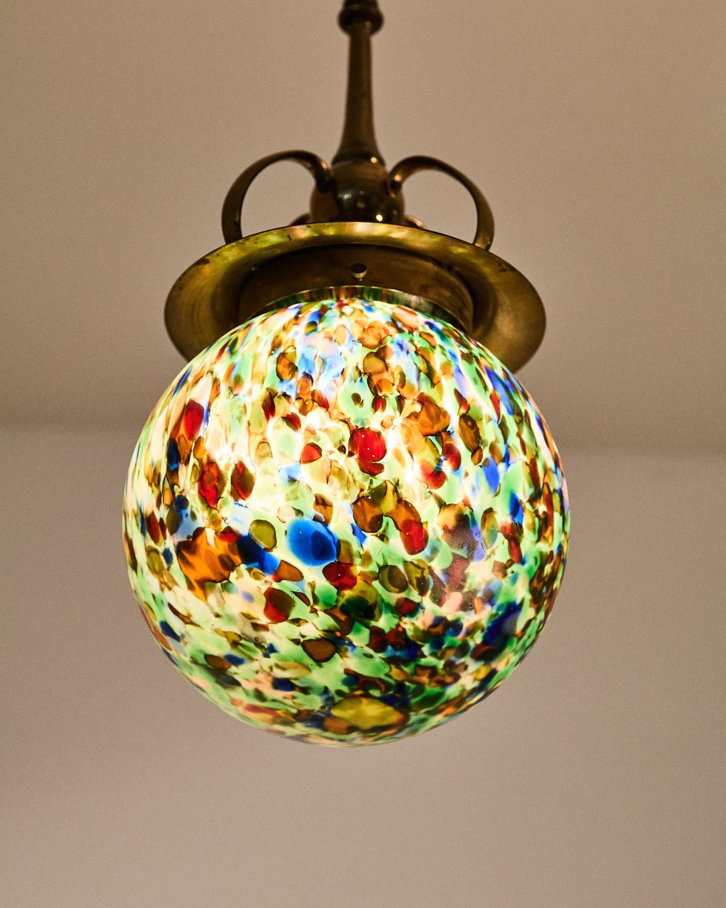 Art Nouveau lámpara colgante con arlequín de cristal de Murano Italian en venta