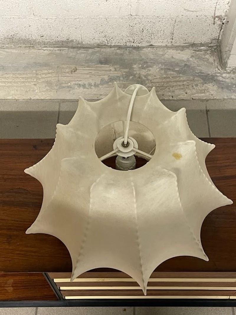 Cocoon pendant lamp, 1960s In Good Condition In SAN PIETRO MOSEZZO, NO