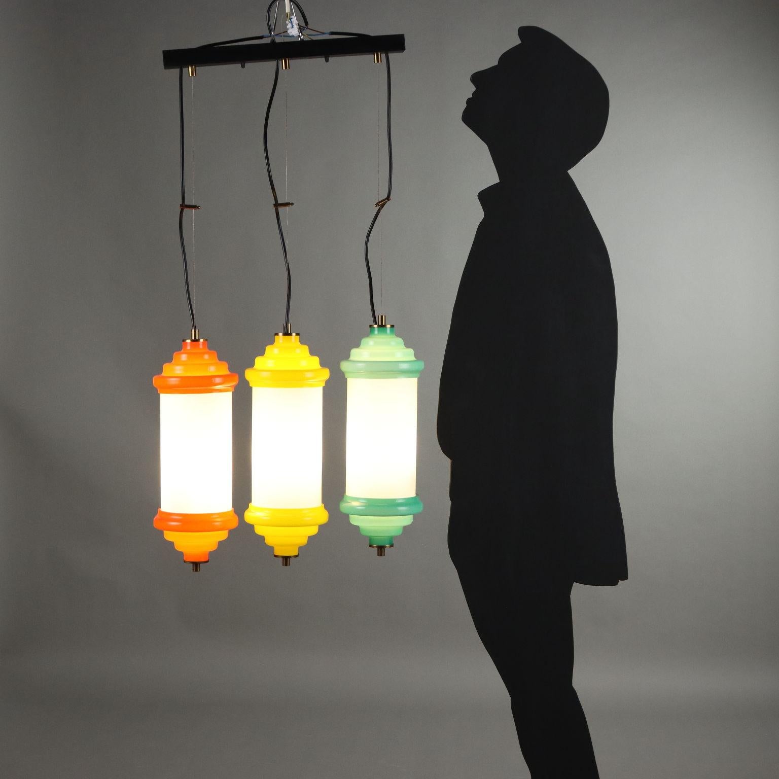 Mid-Century moderno Lampada a sospensione con vetri colorati Anni 60 in vendita