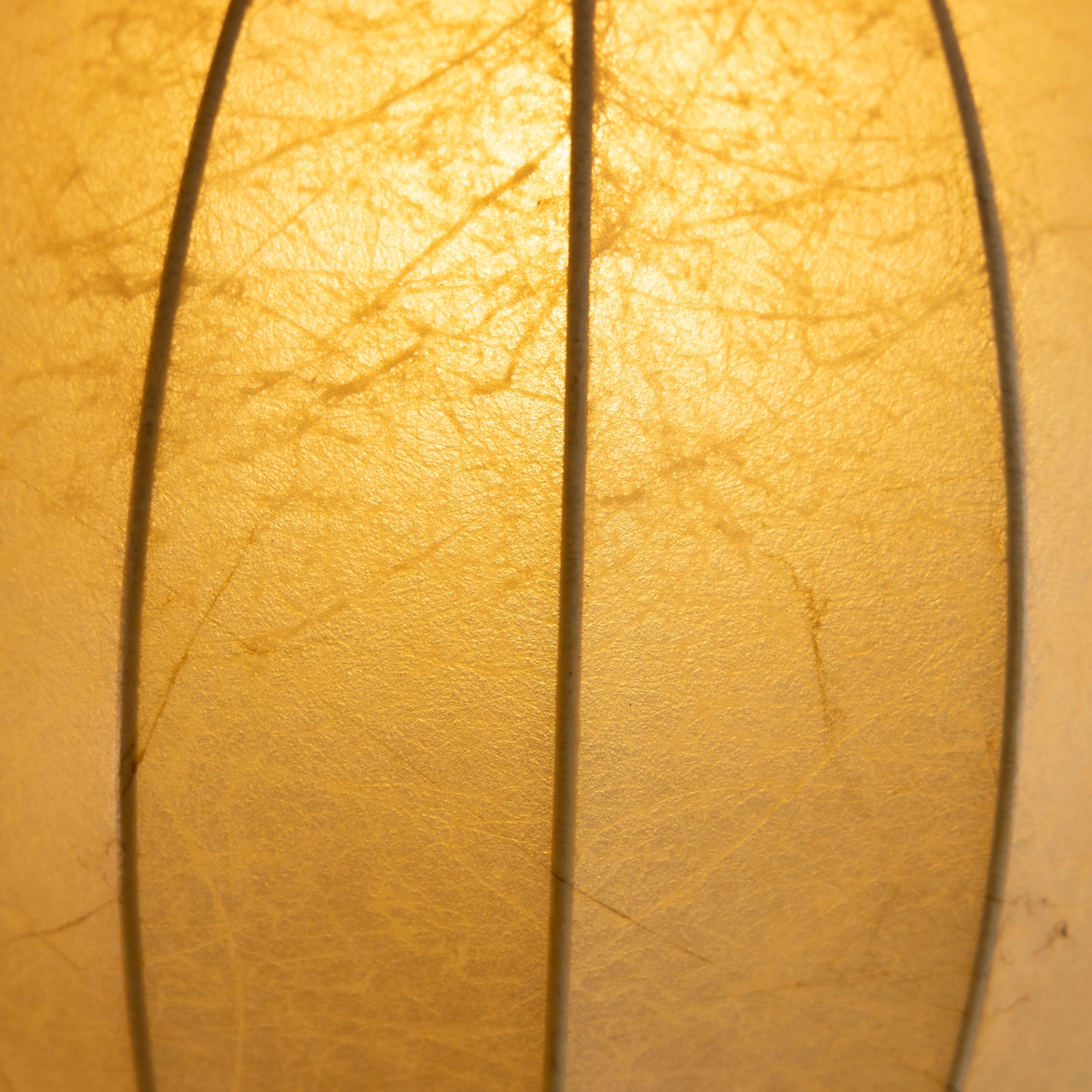 Gomma Lampada a sospensione in cocoon, 1960 in vendita