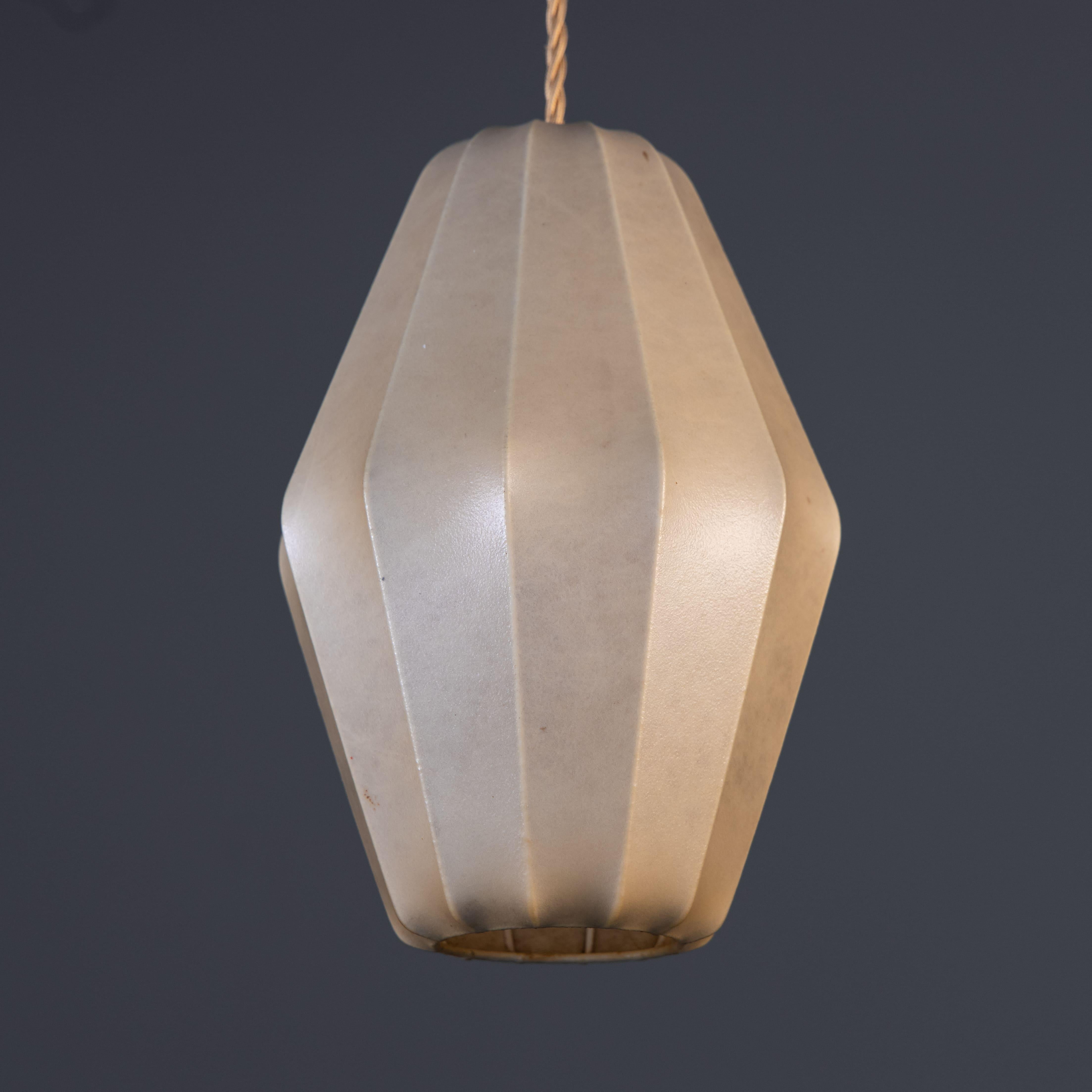 Cocoon pendant lamp, Manifattura Italiana, 1960 For Sale 1