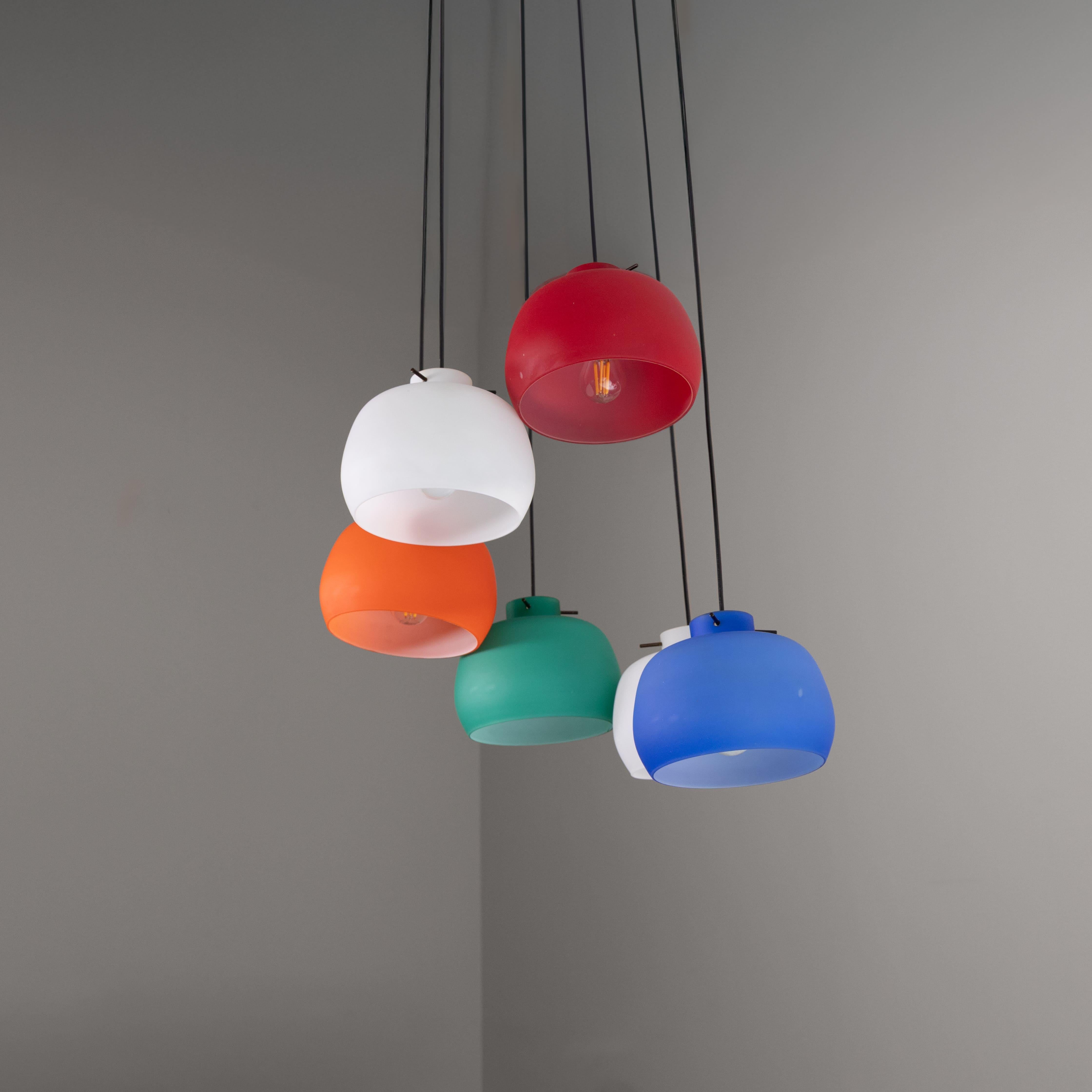 Hängeleuchte aus farbigem Glas, 1960 (Moderne der Mitte des Jahrhunderts) im Angebot