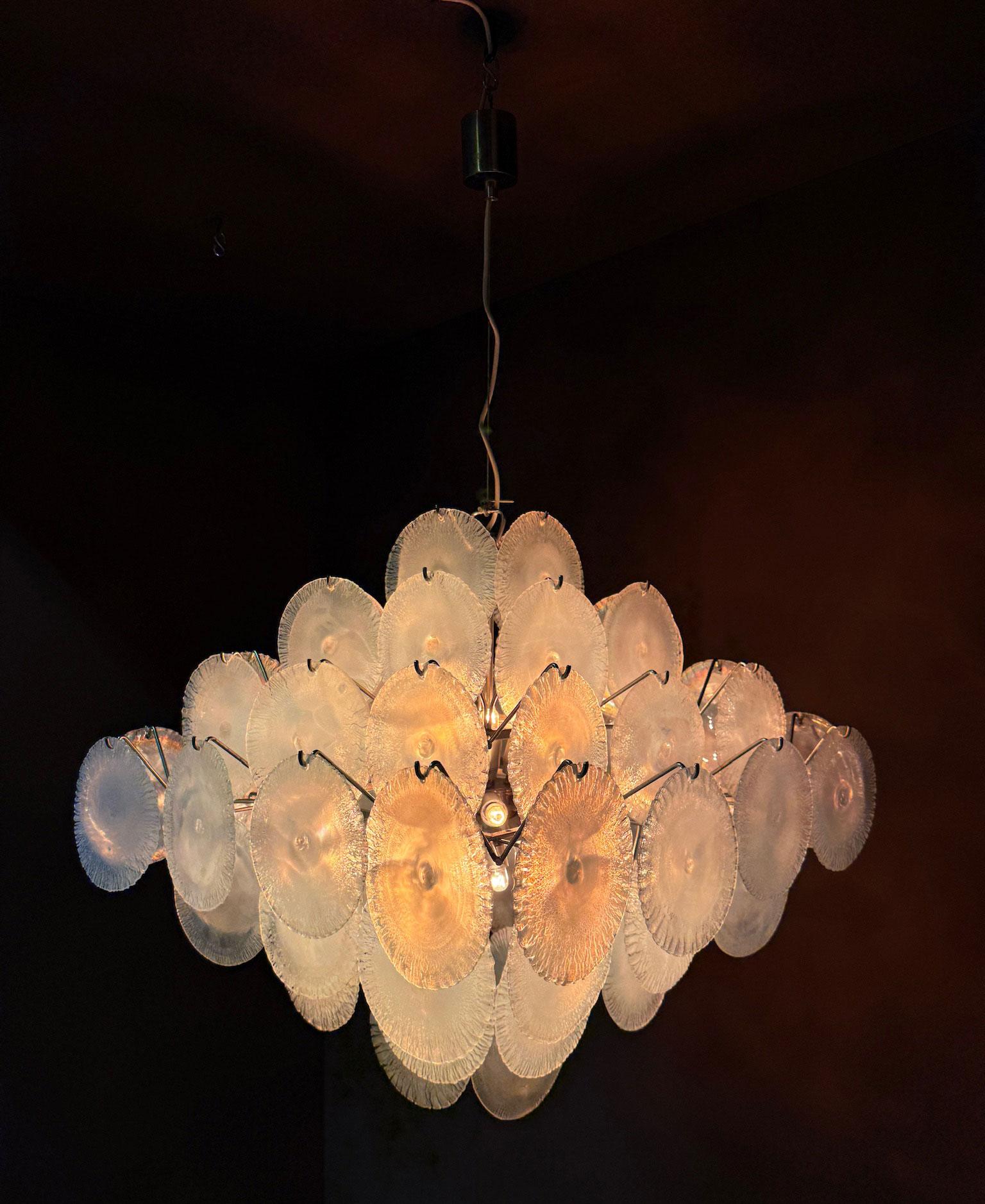 Mid-Century moderno Lampada a sospensione in vetro di Murano disegnata da Carlo Nason per Mazzega in vendita