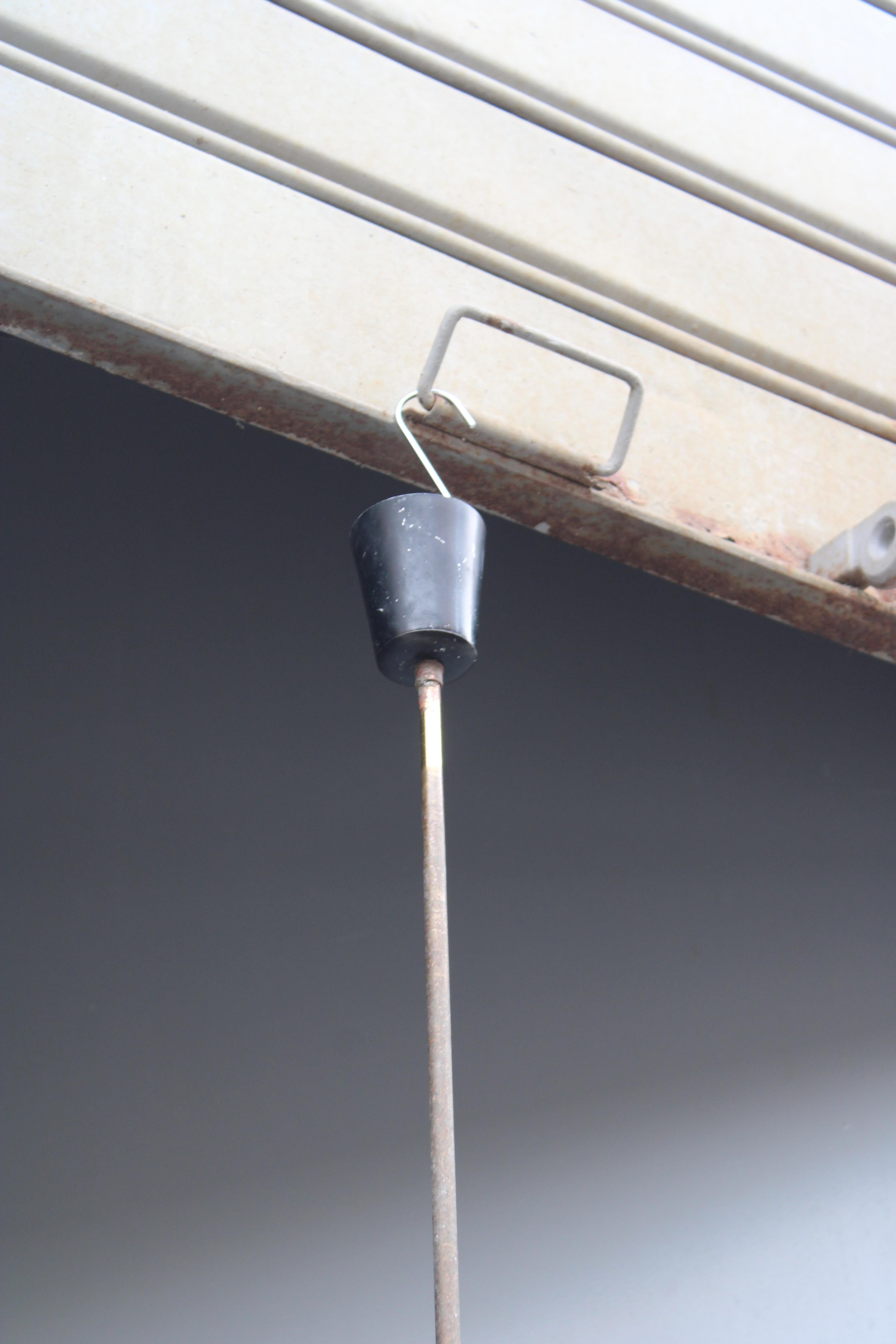 Lampada a Sospensione in Vetro di murano Vistosi con Asta in Ottone 1950 In condizioni buone in vendita a Palermo, Sicily