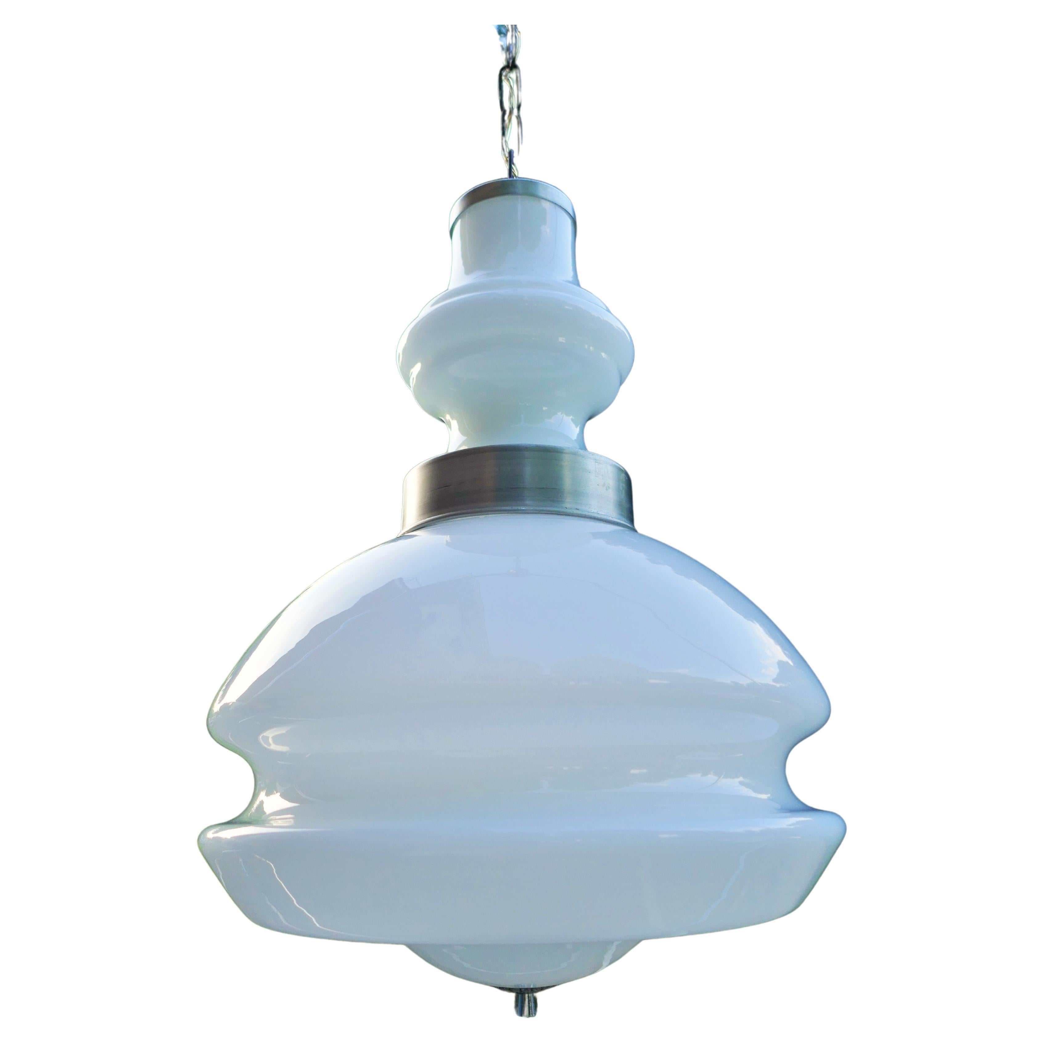 Italian Lampada a sospensione in vetro opalino in vendita