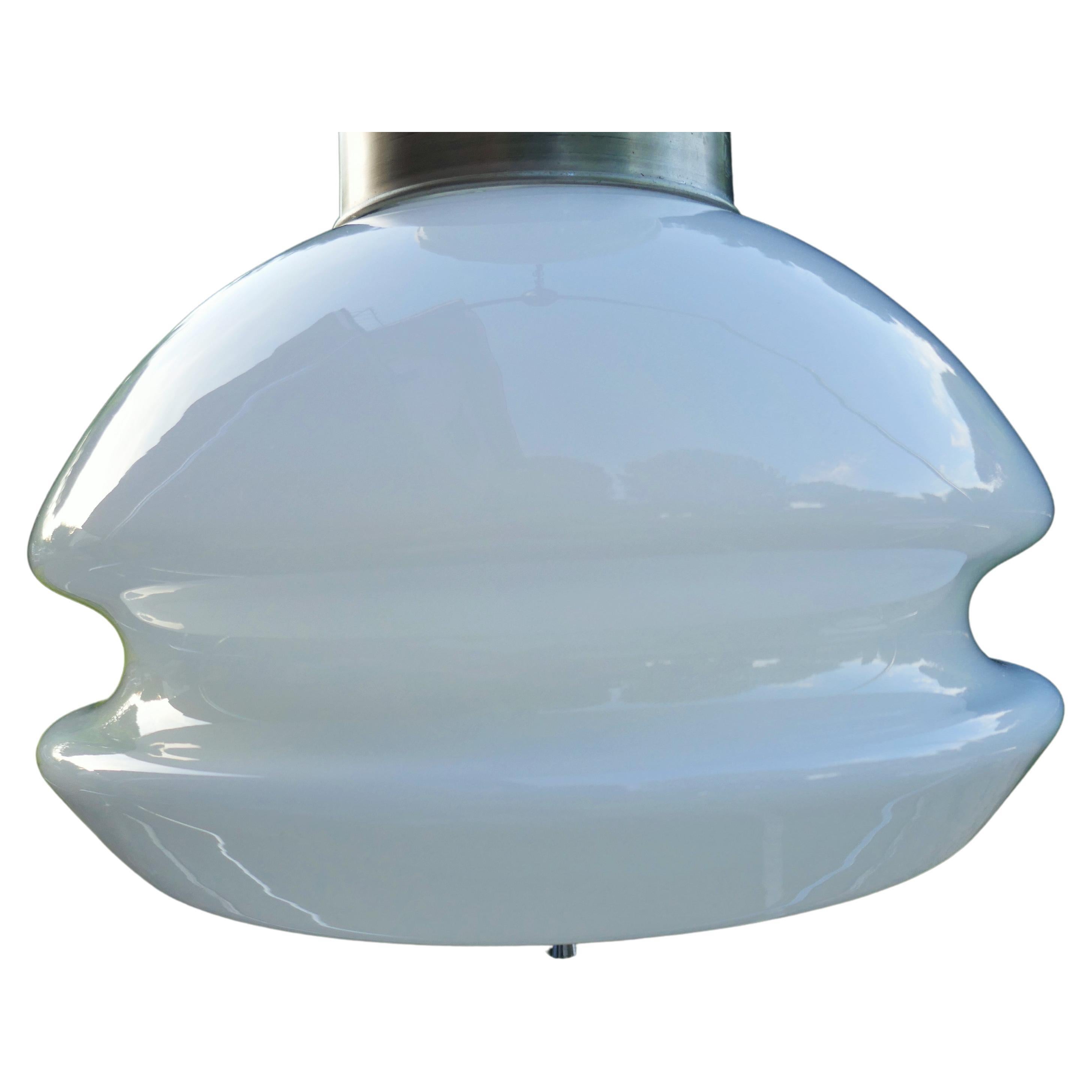 Lampada a sospensione in vetro opalino in vendita 1