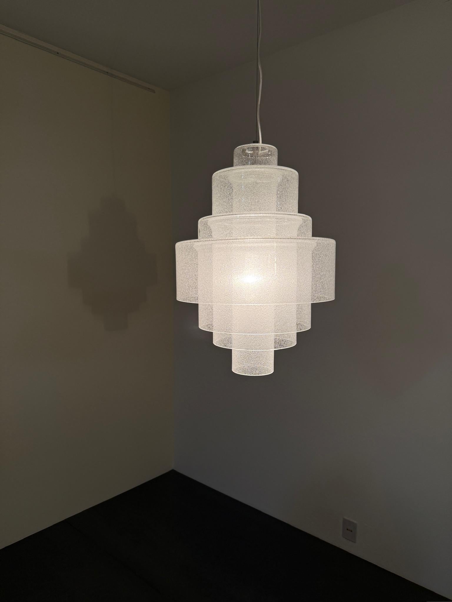Mid-Century moderno Lampada a sospensione LS120, design Carlo Nason per A.V. Mazzega in vendita