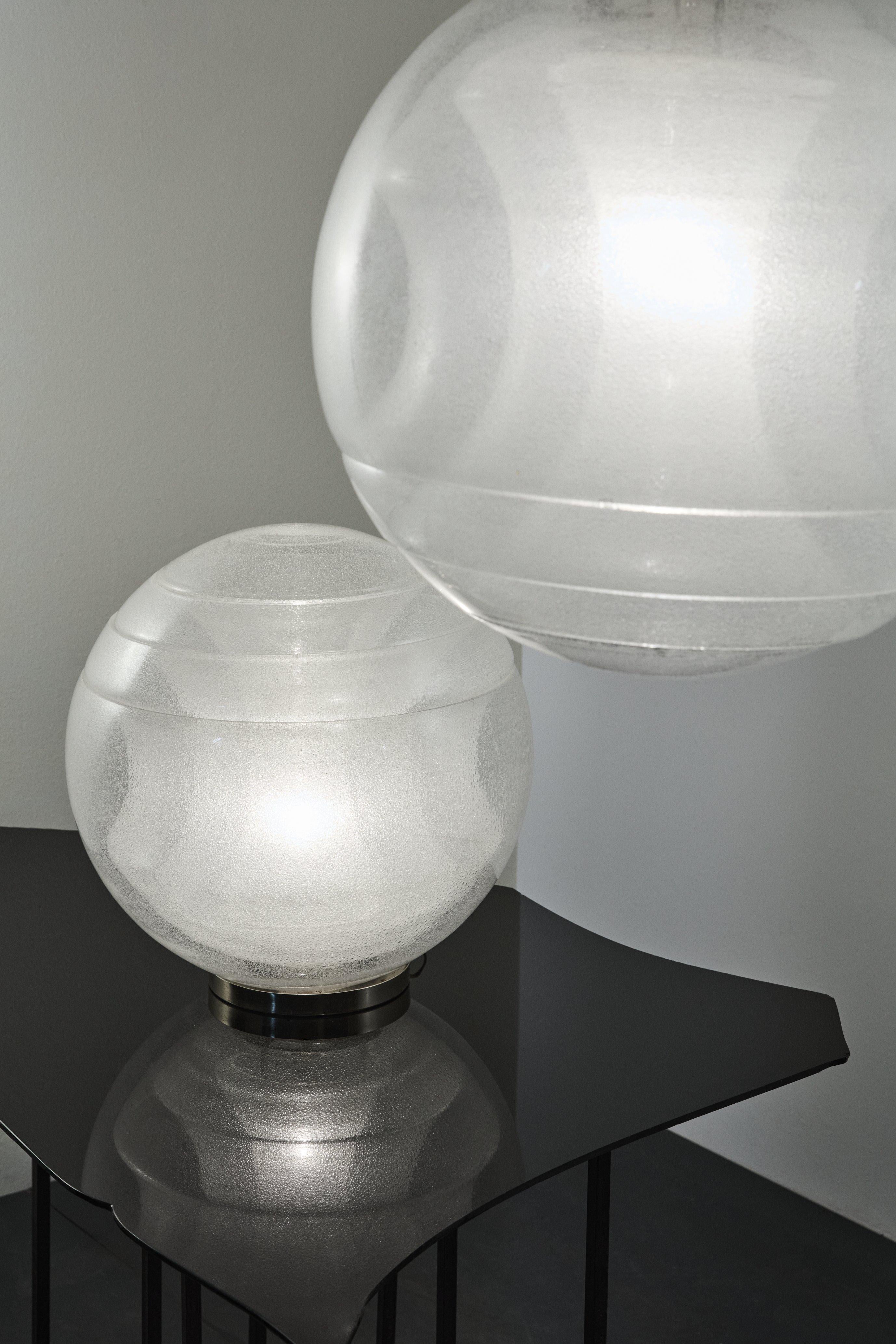 LS177 sphere pendant lamp, design Carlo Nason for A.V. Mazzega For Sale 2
