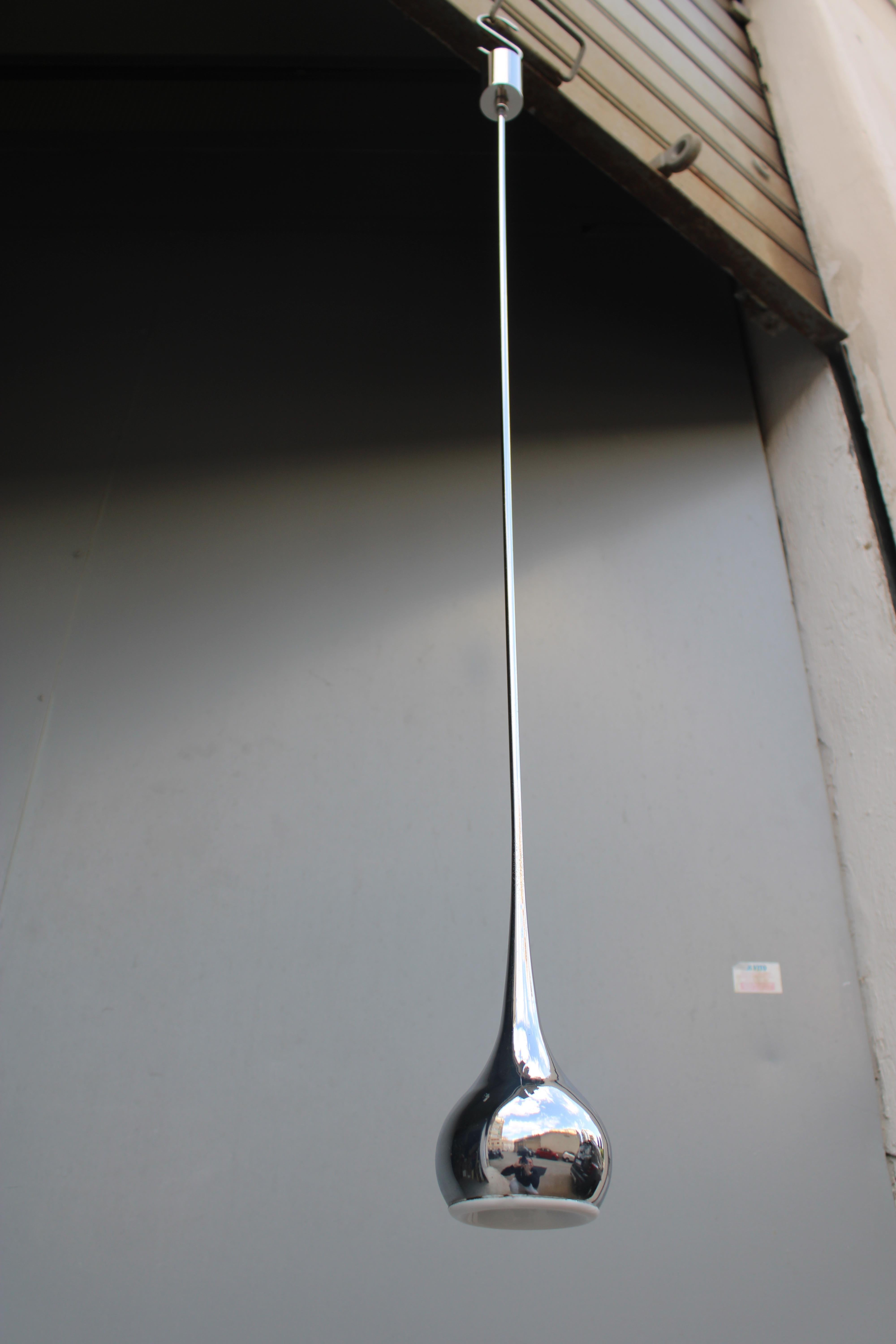 Lampada a sospensione minimale a trombetta Esoperia Design Italiano 1970 metallo in vendita 3