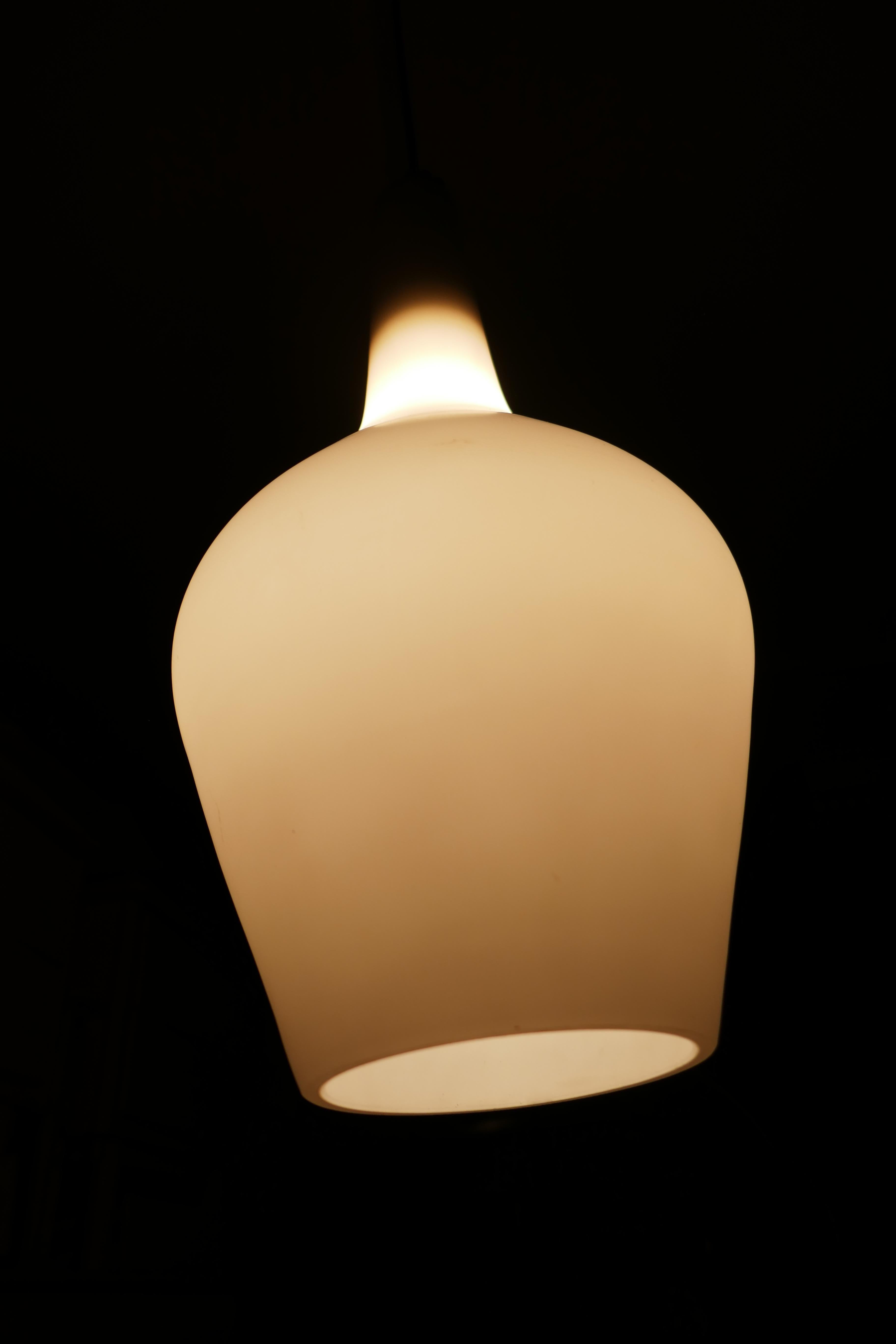 Glass Lampada a sospensione nello stile di Stilnovo - vetro opalino For Sale