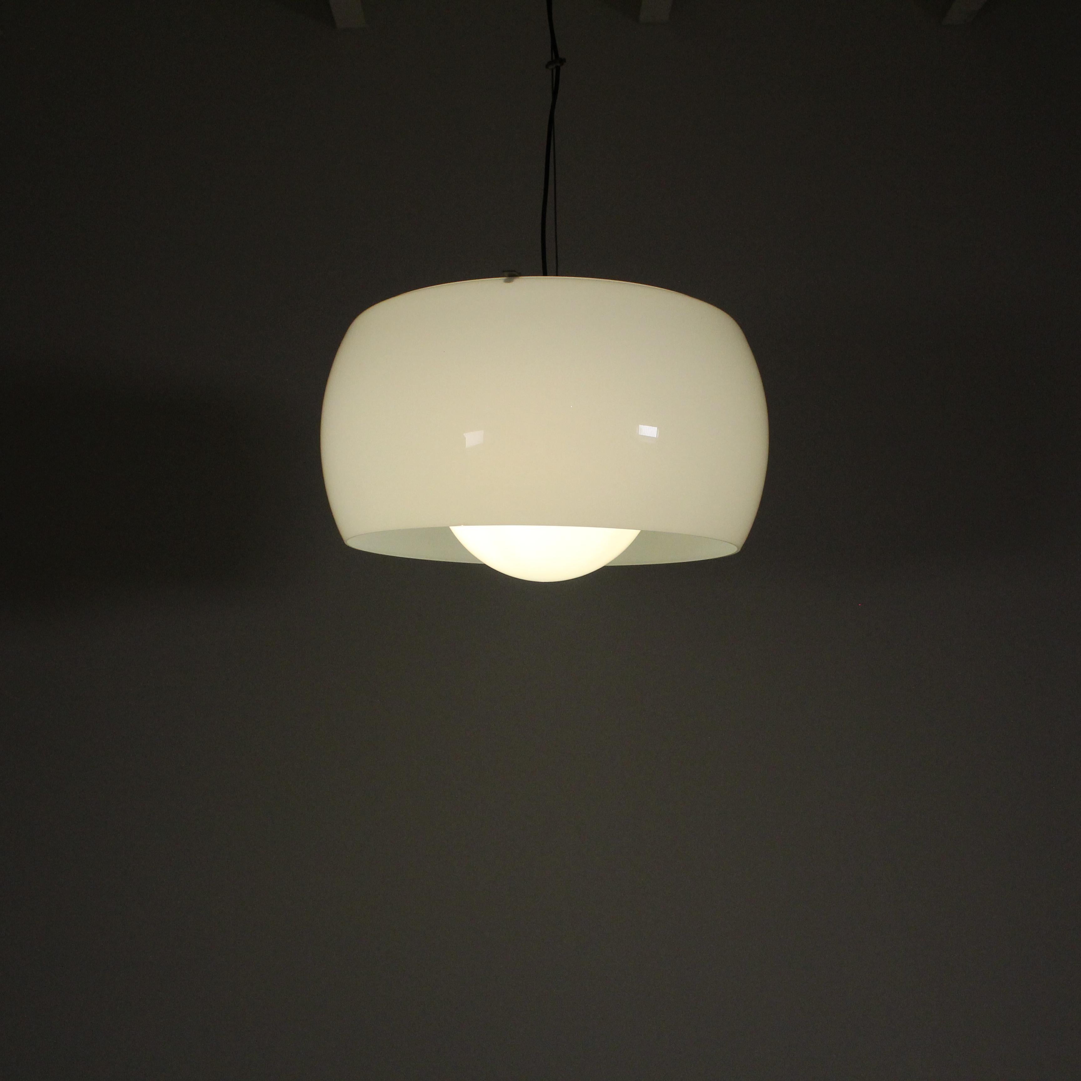 Omega pendant lamp, Vico Magistretti, Artemide For Sale 3