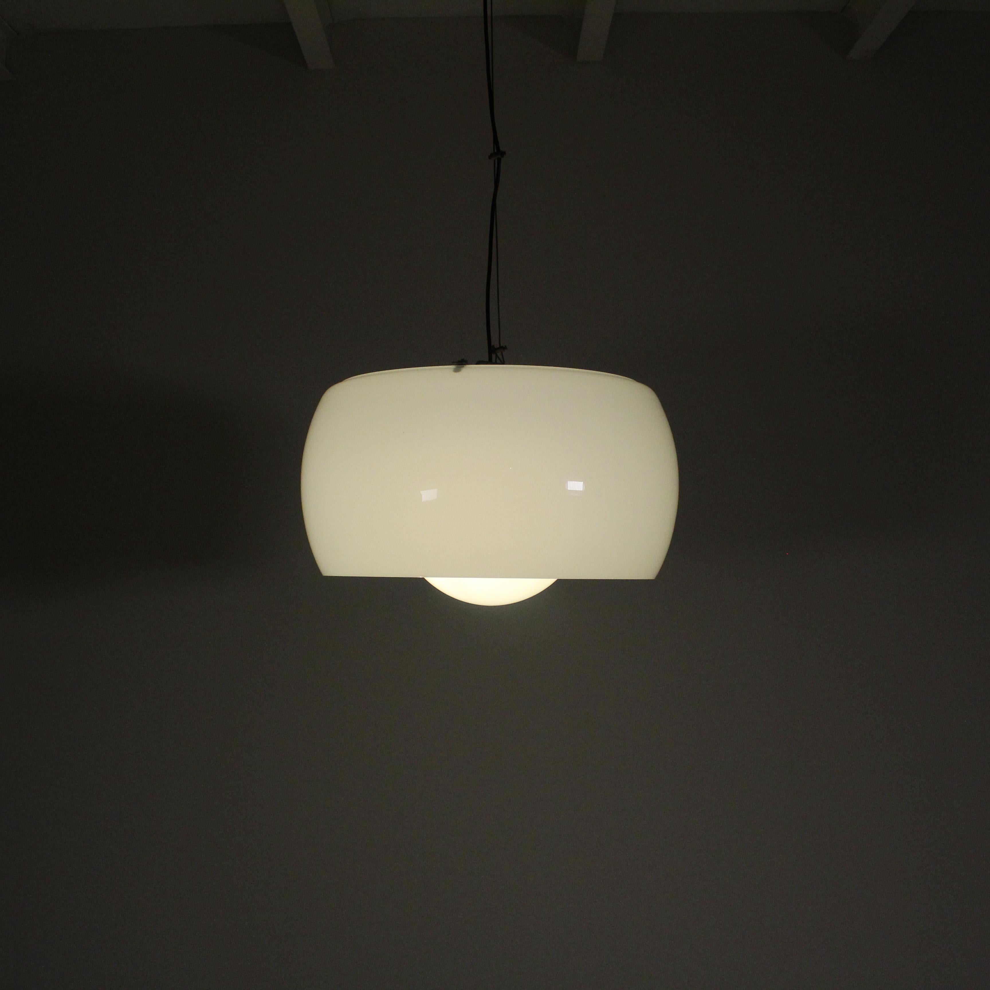 Omega pendant lamp, Vico Magistretti, Artemide For Sale 6