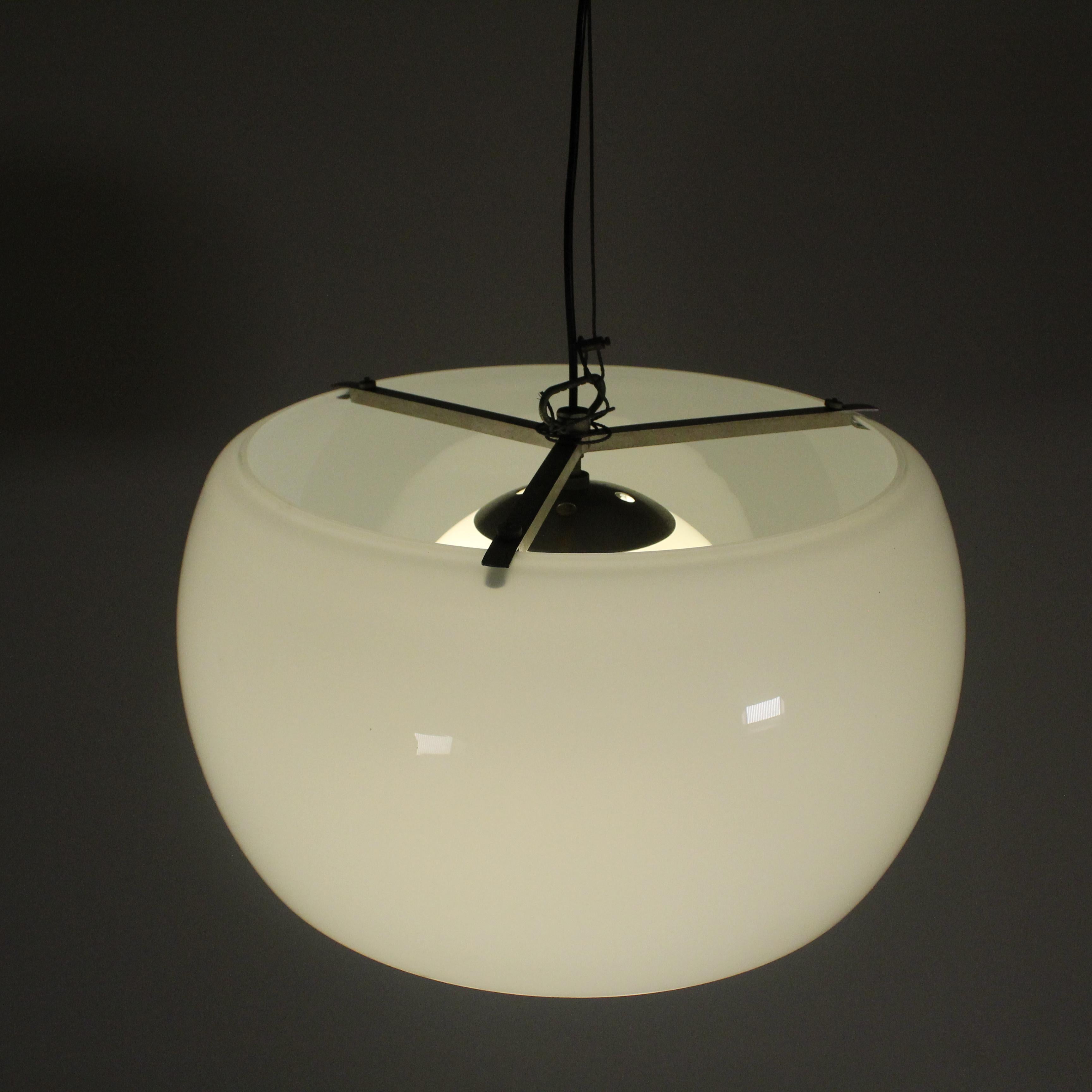 Omega pendant lamp, Vico Magistretti, Artemide For Sale 7
