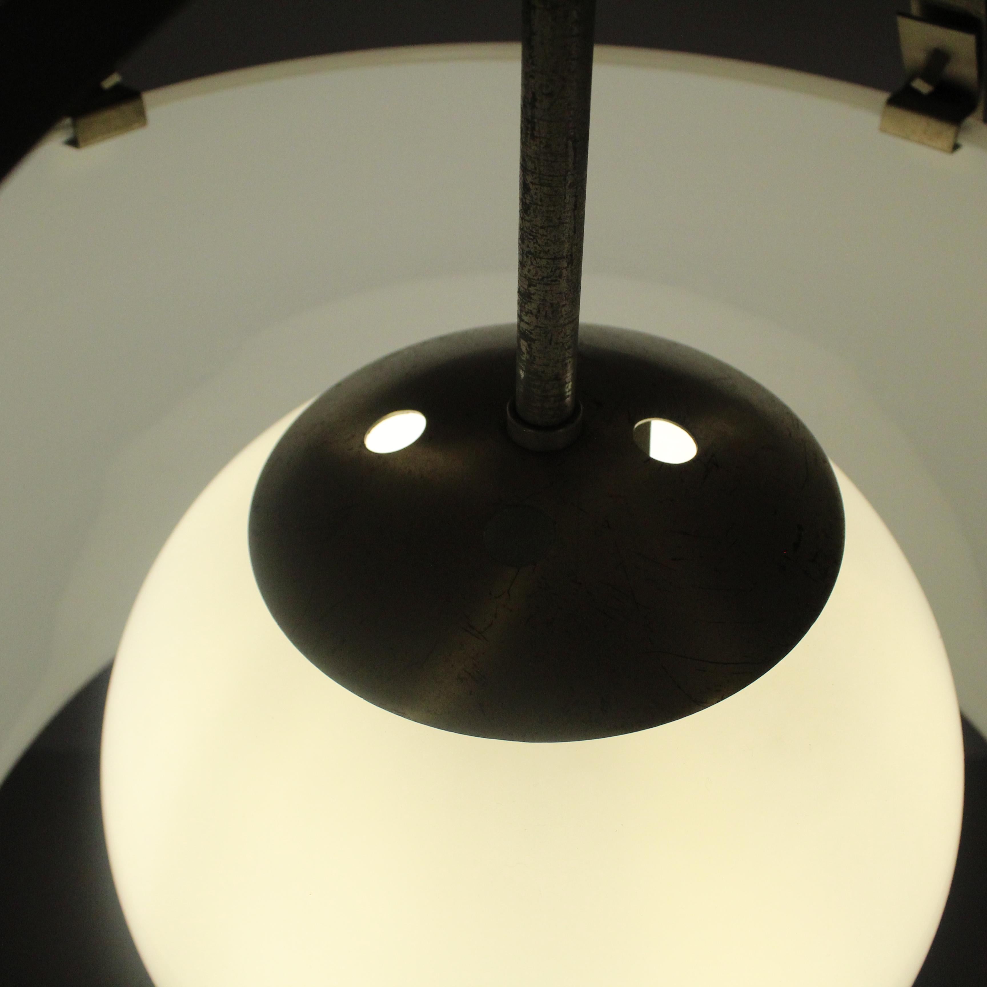Italian Lampada a sospensione Omega, Vico Magistretti, Artemide in vendita