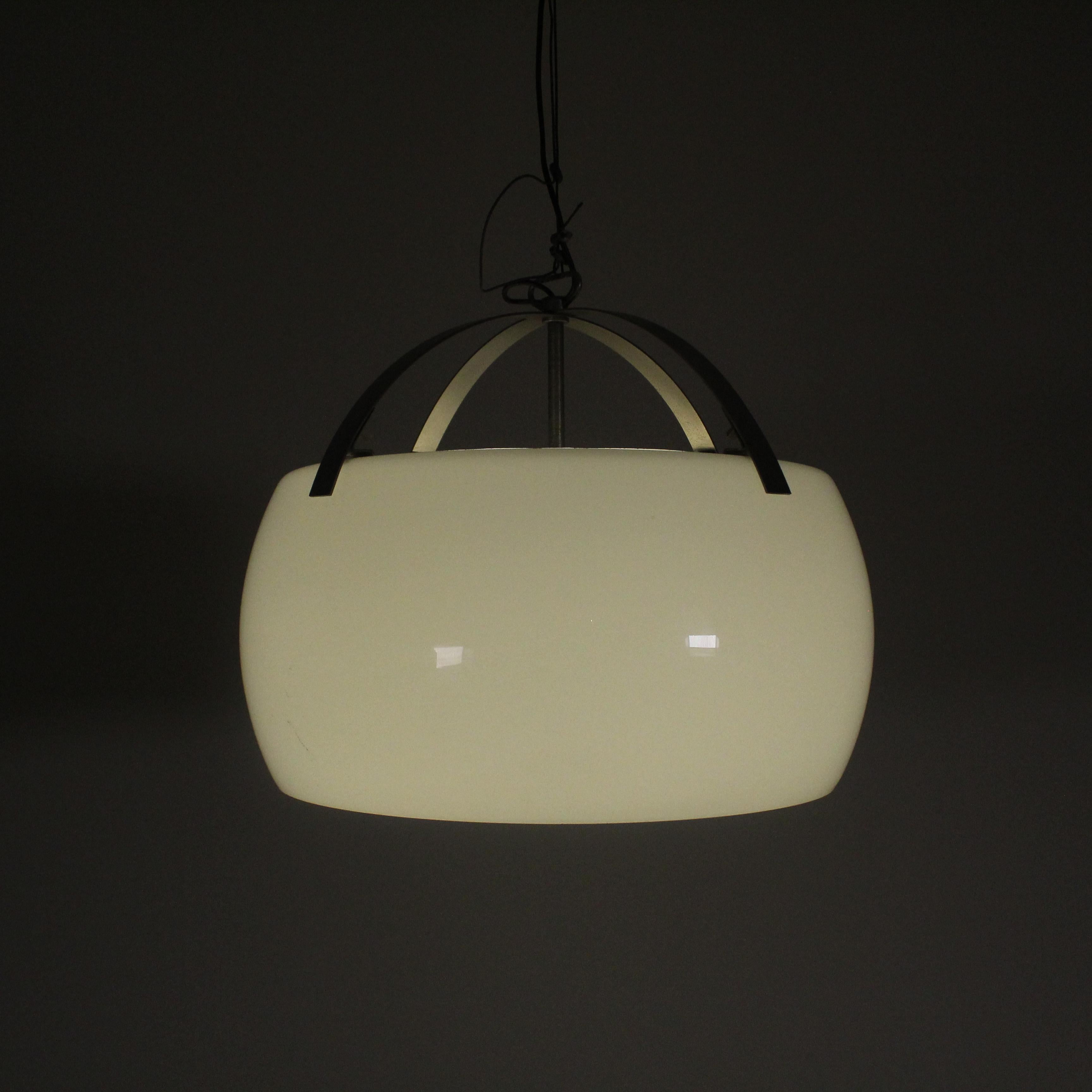 Mid-20th Century Lampada a sospensione Omega, Vico Magistretti, Artemide in vendita