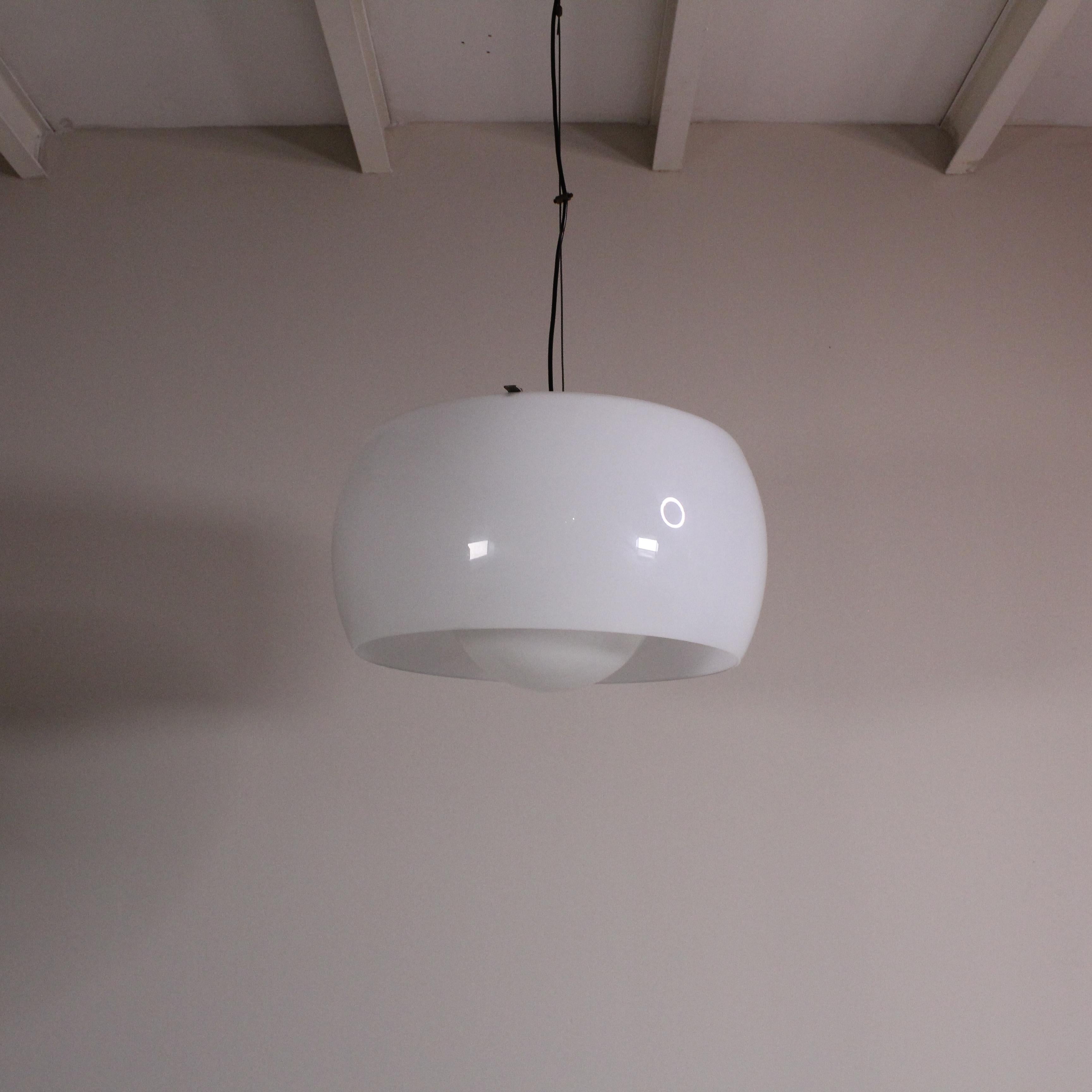 Omega pendant lamp, Vico Magistretti, Artemide In Good Condition For Sale In Milano, Lombardia