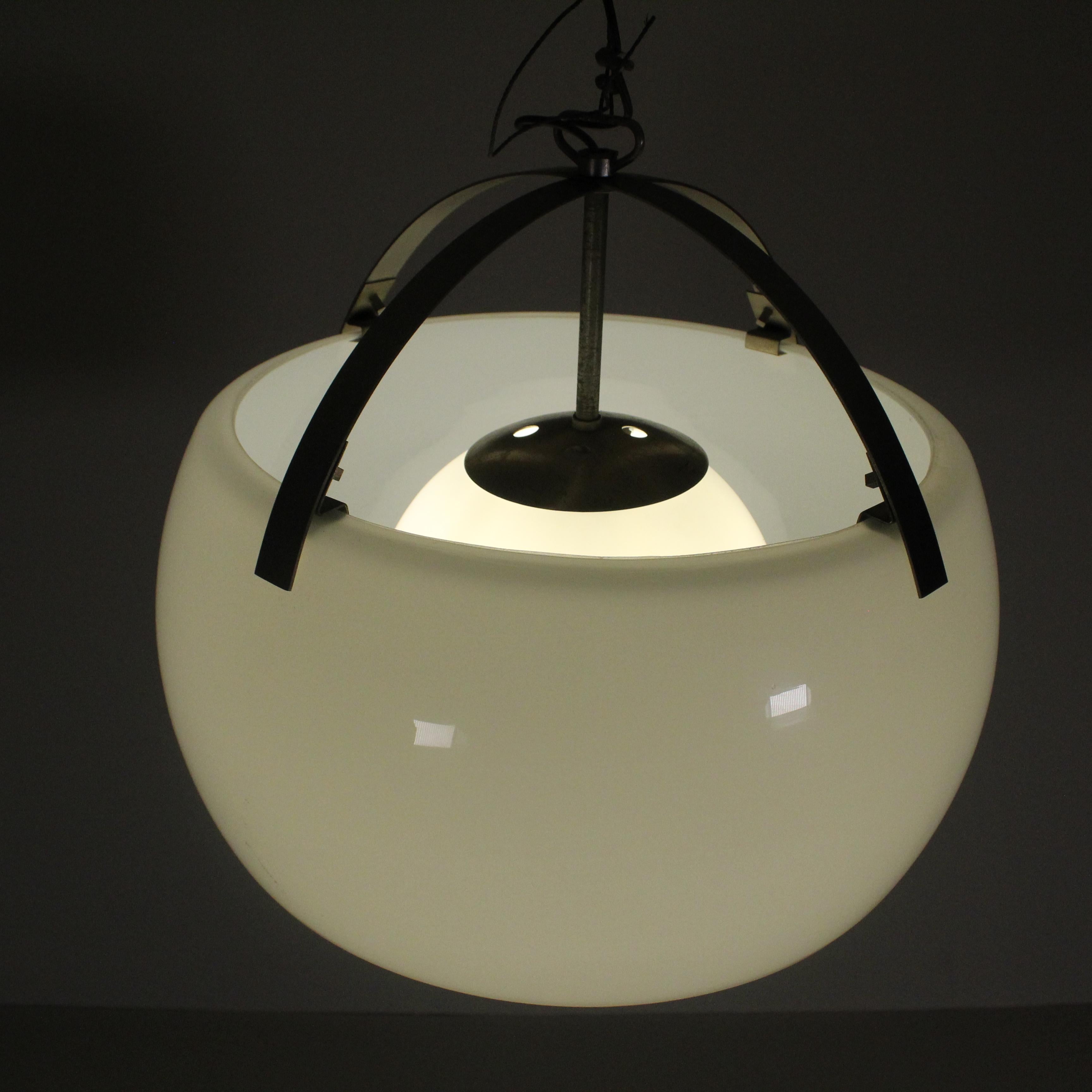 Lampada a sospensione Omega, Vico Magistretti, Artemide in vendita 2