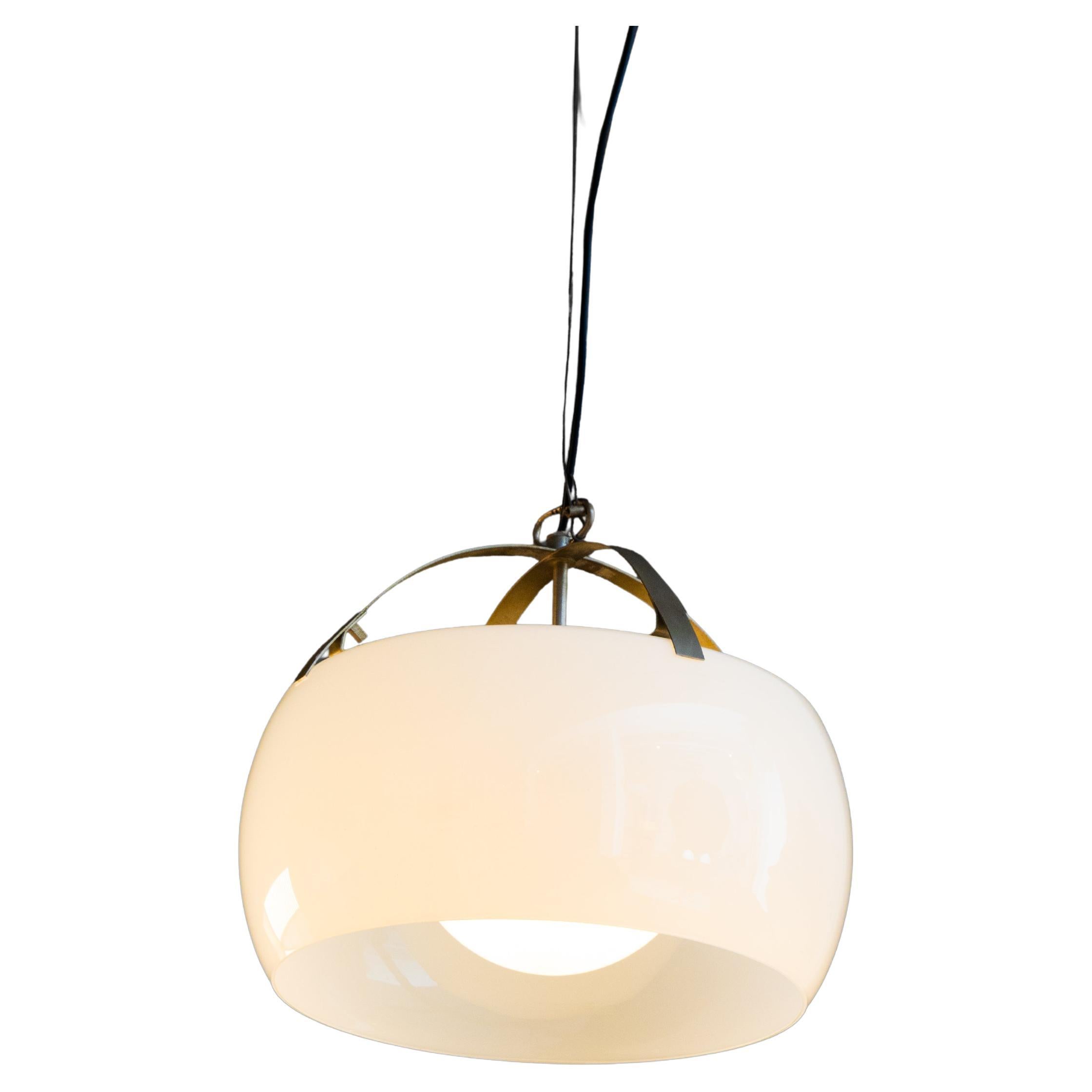 Lampada a sospensione Omega, Vico Magistretti, Artemide