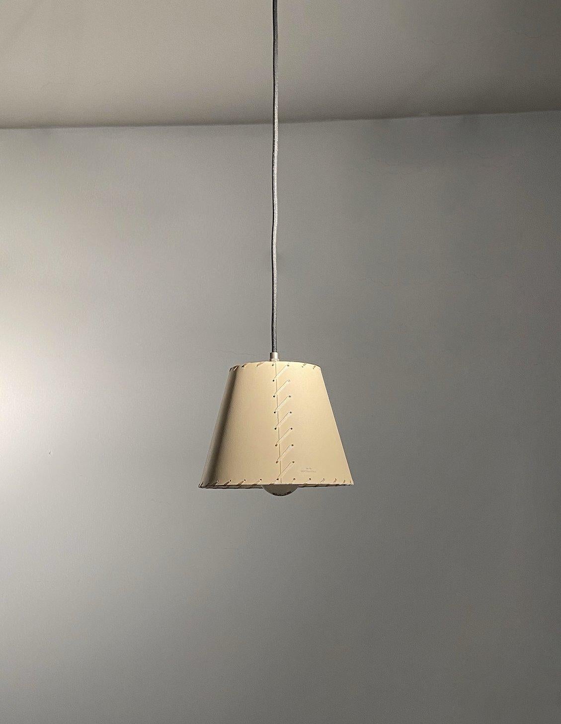Italian Lampada a sospensione SiSiSi prodotta da Santa e Cole nel 1990 in vendita