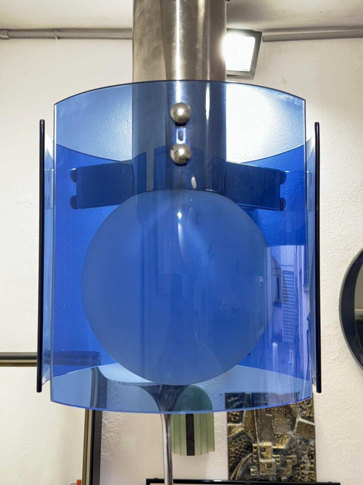 veca blue glass and opal glass globe pendant lamp 1970s In Good Condition For Sale In Taranto, IT